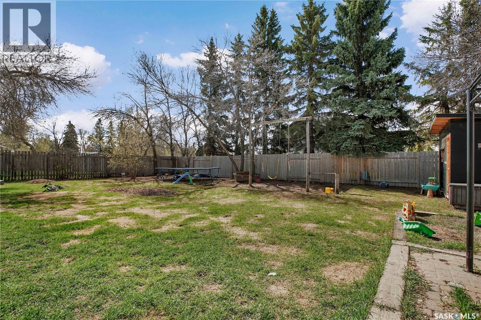 516 1St Street S, Waldheim, SK - Outdoor With Backyard