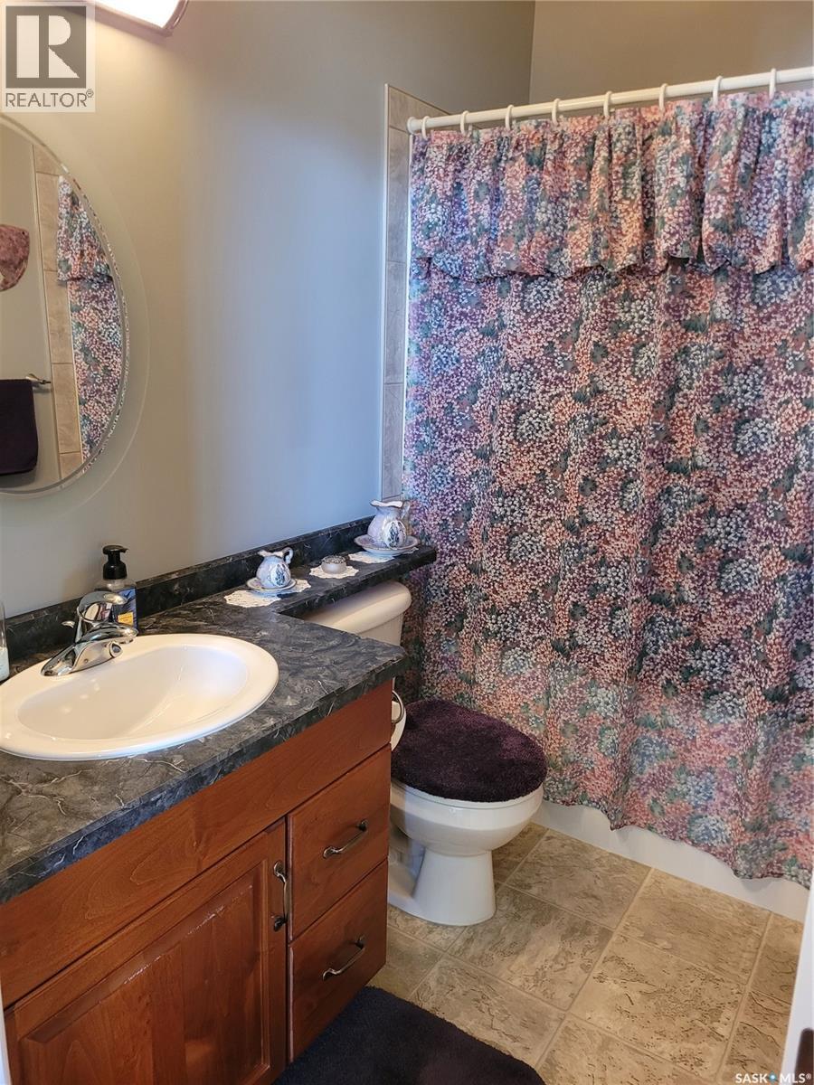 406 Bolton Place, Saskatoon, SK - Indoor Photo Showing Bathroom