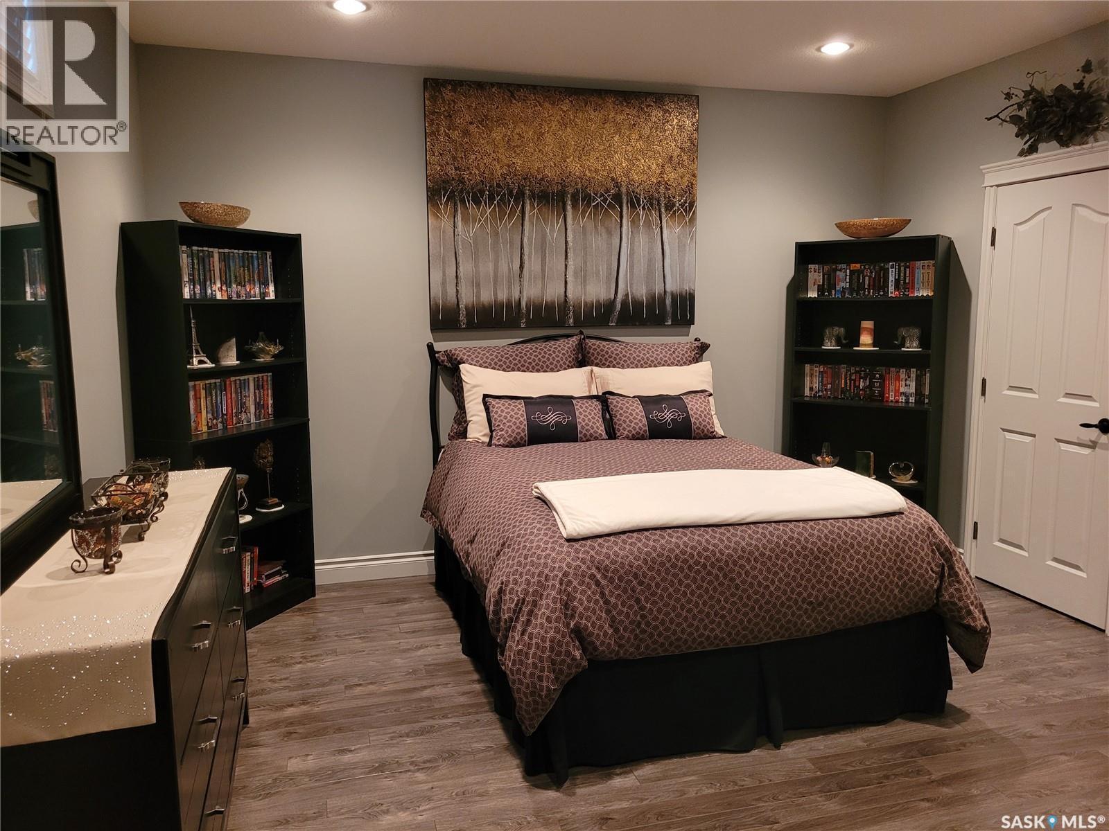 406 Bolton Place, Saskatoon, SK - Indoor Photo Showing Bedroom