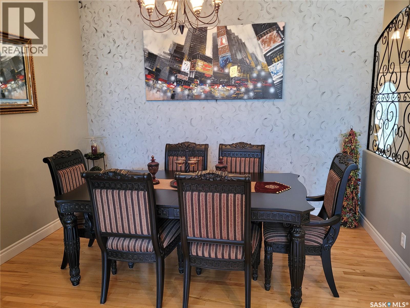 406 Bolton Place, Saskatoon, SK - Indoor Photo Showing Dining Room