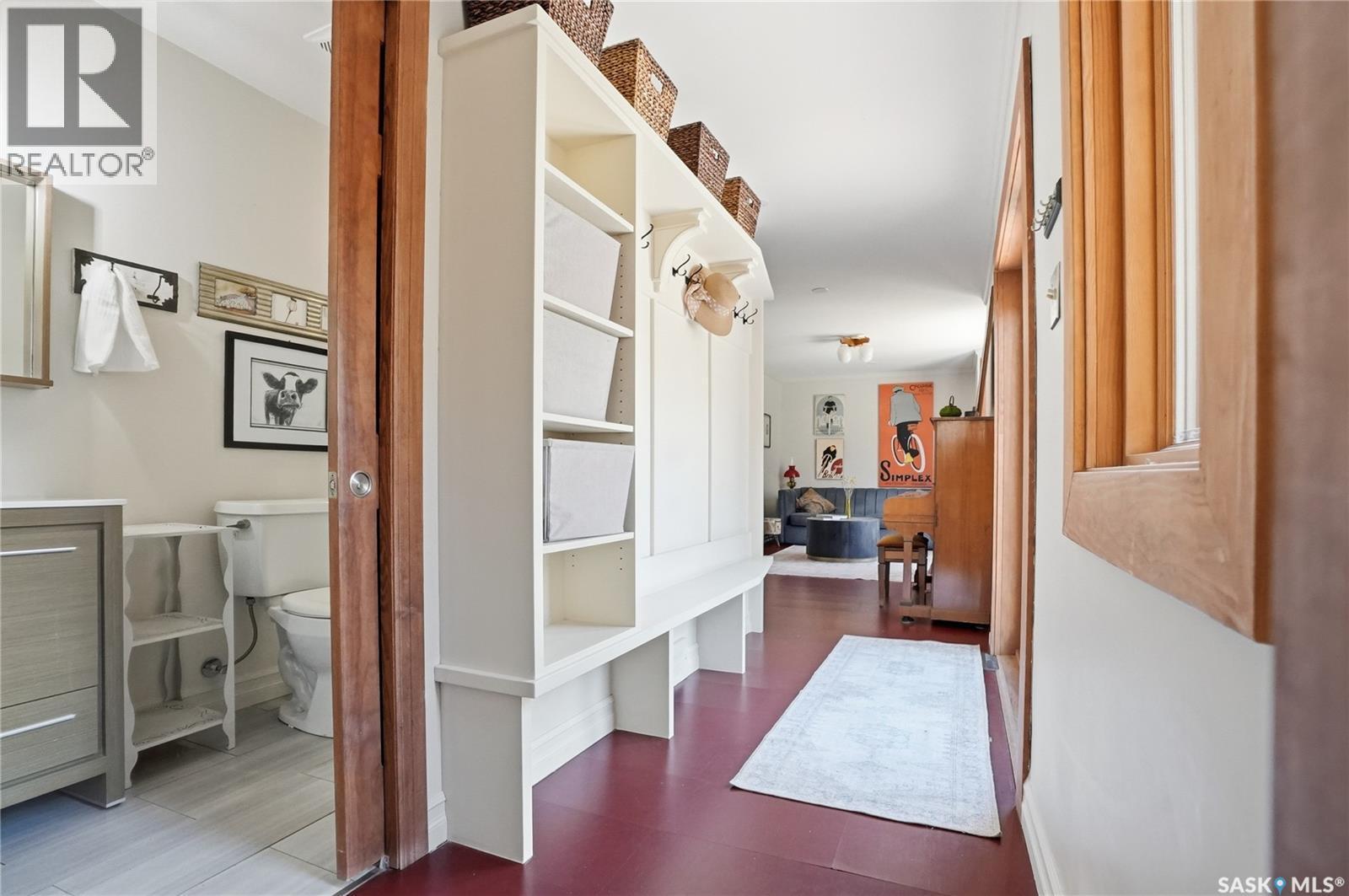 208 Saskatchewan Crescent W, Saskatoon, SK - Indoor Photo Showing Other Room