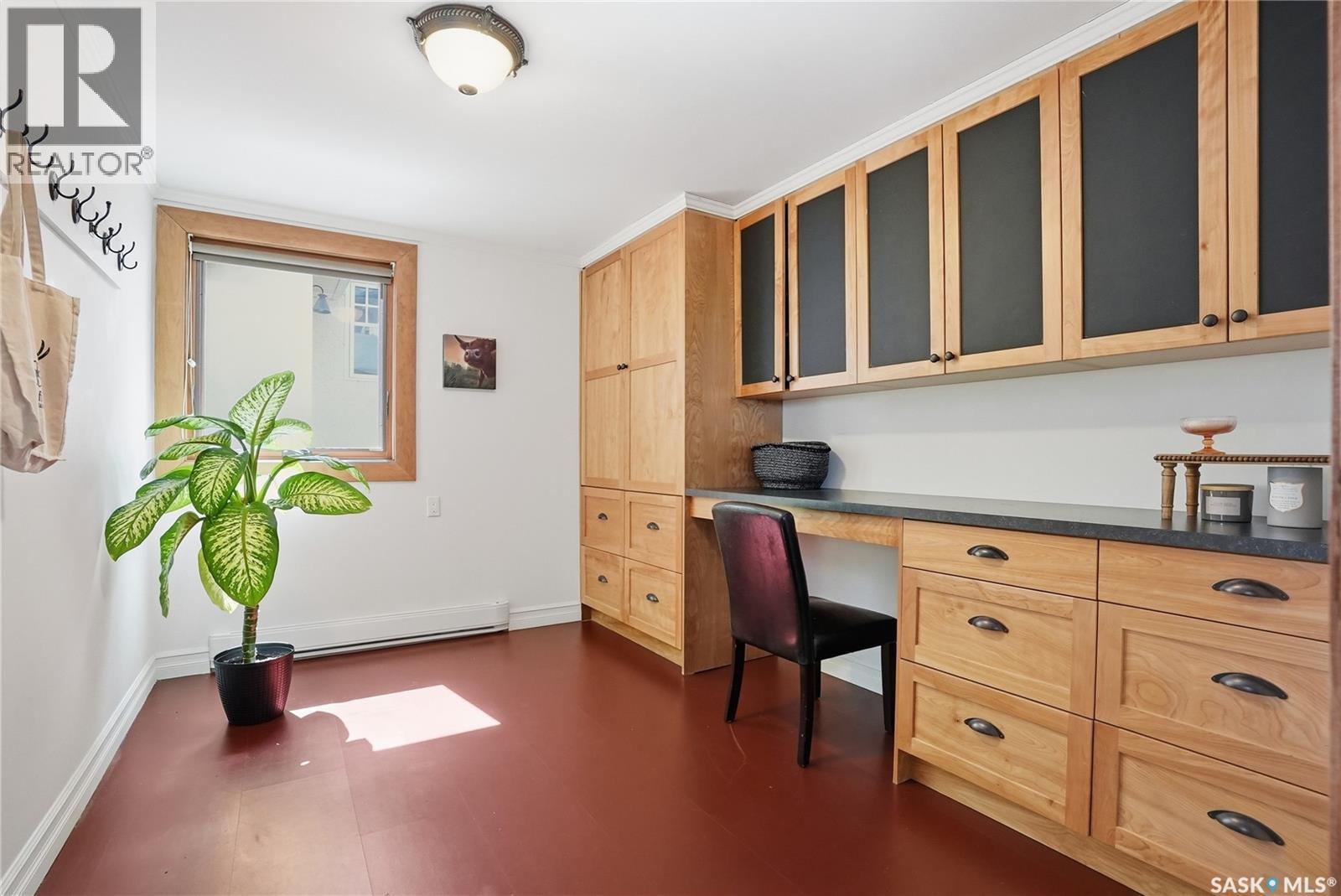 208 Saskatchewan Crescent W, Saskatoon, SK - Indoor