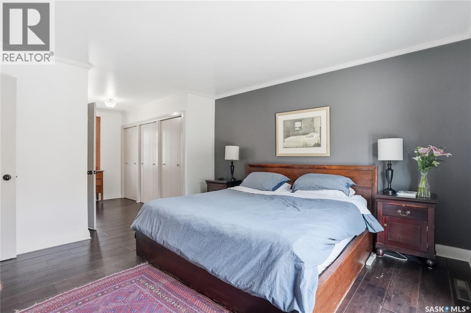 208 Saskatchewan Crescent W, Saskatoon, SK - Indoor Photo Showing Bedroom