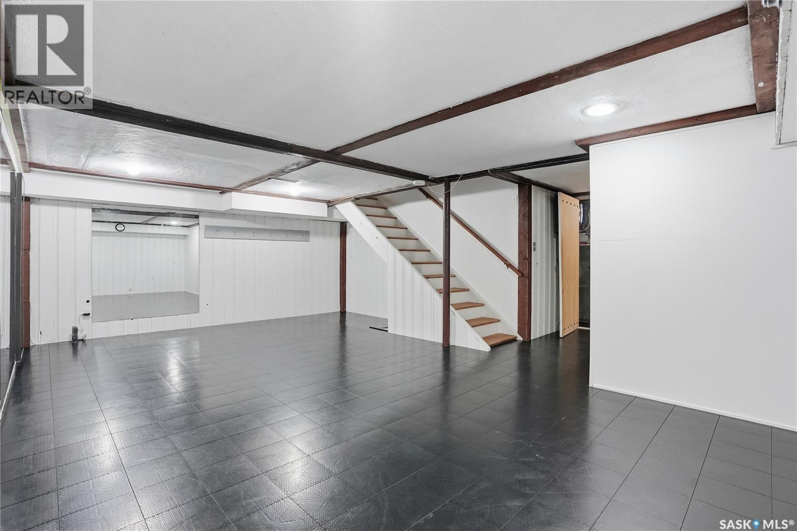208 Saskatchewan Crescent W, Saskatoon, SK - Indoor Photo Showing Other Room