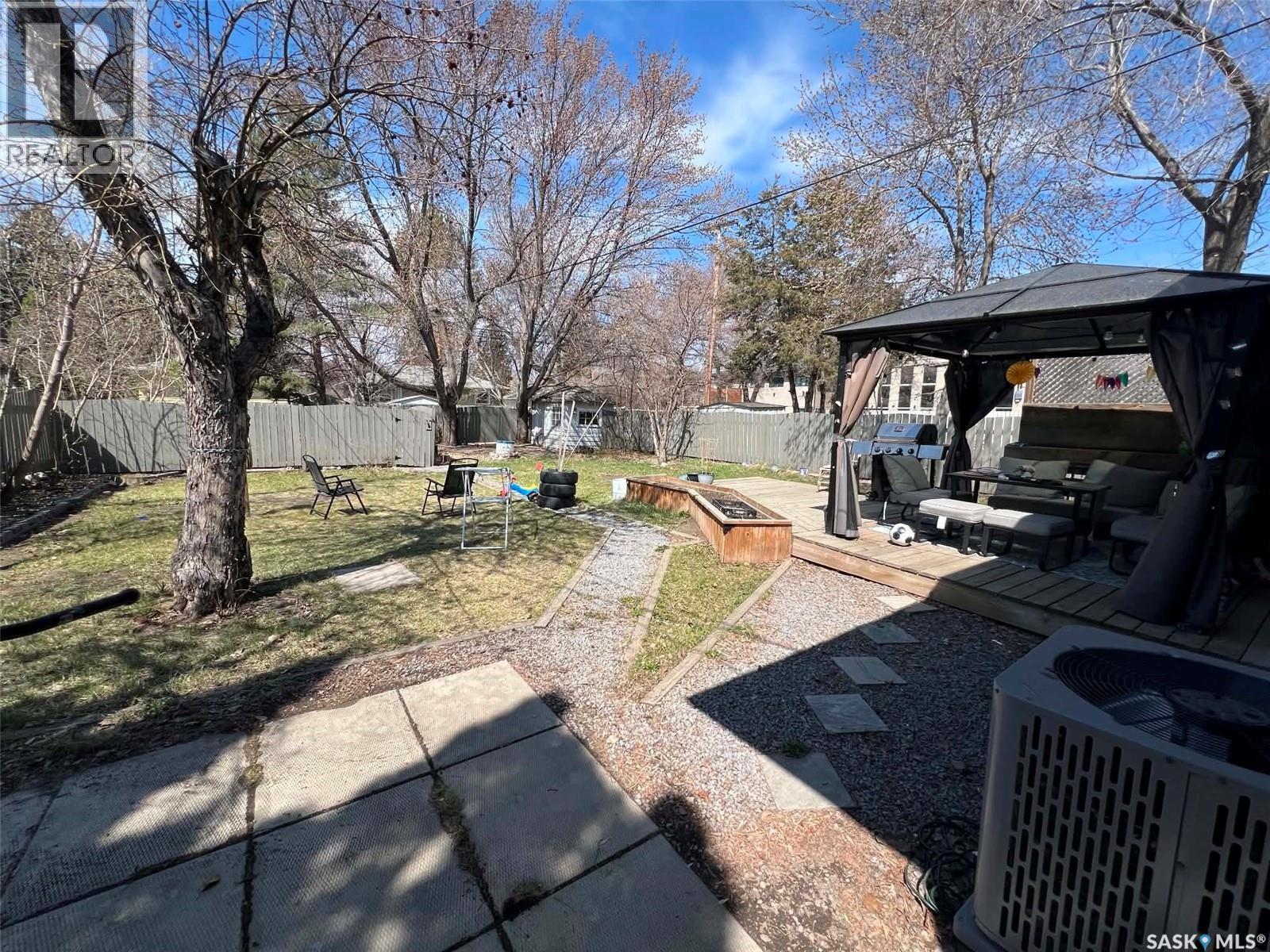 1116 Cumberland Avenue S, Saskatoon, SK - Outdoor