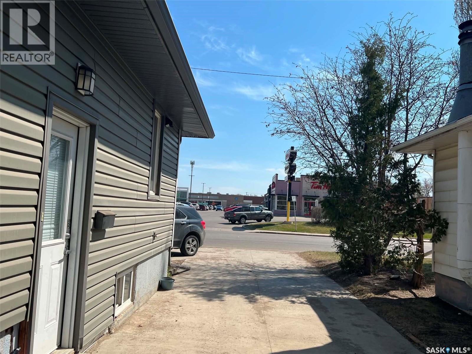 1116 Cumberland Avenue S, Saskatoon, SK - Outdoor