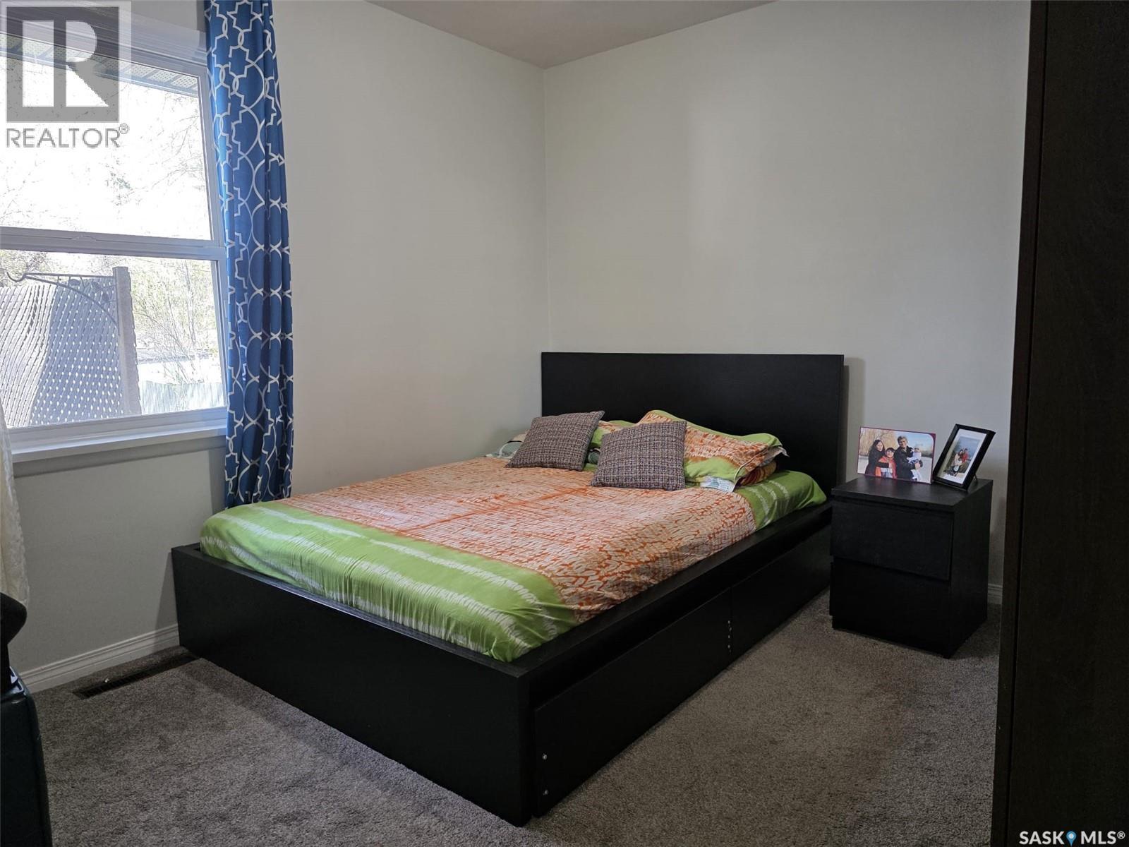 1116 Cumberland Avenue S, Saskatoon, SK - Indoor Photo Showing Bedroom
