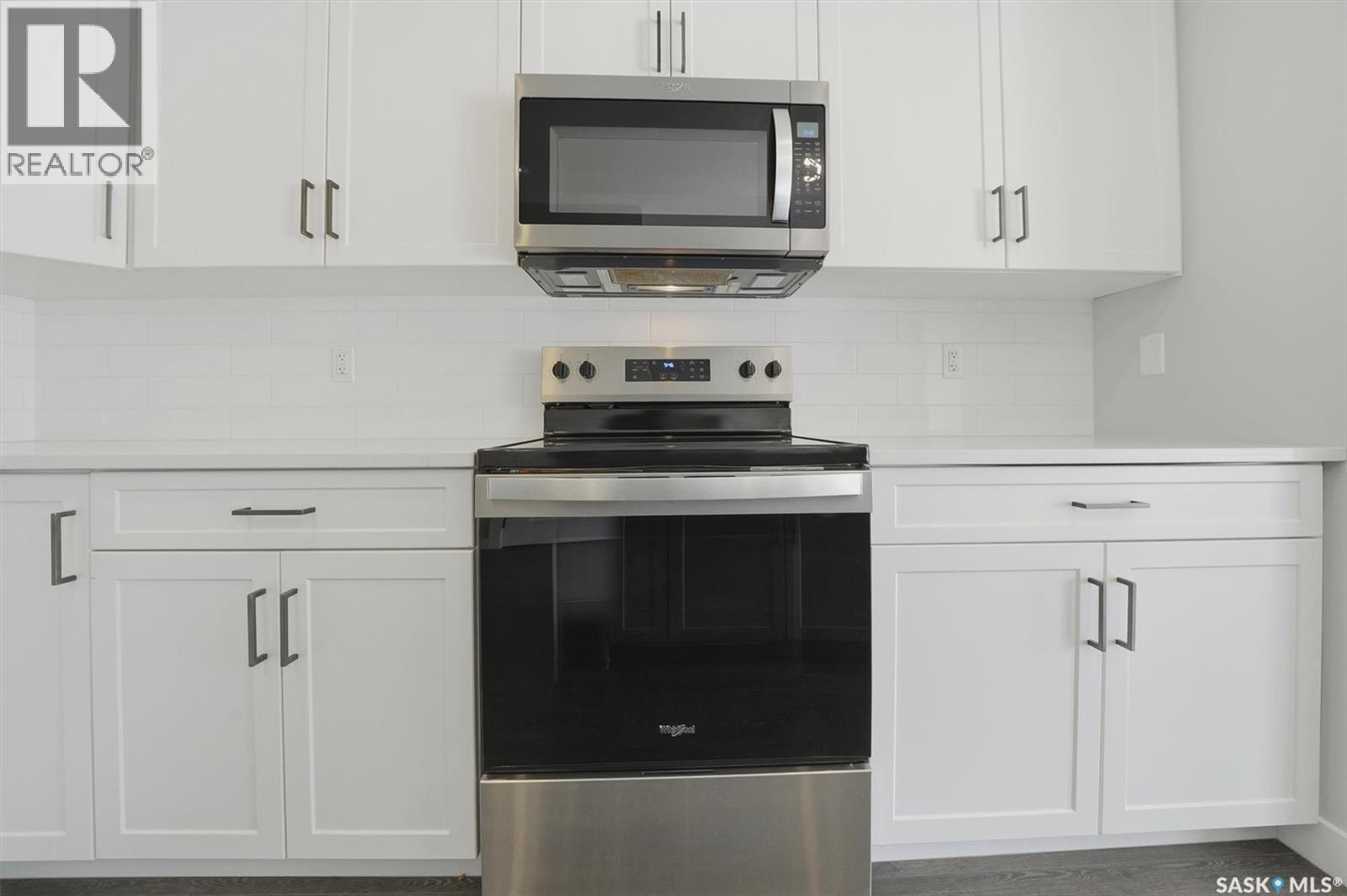 348 Brighton Gate, Saskatoon, SK - Indoor Photo Showing Kitchen