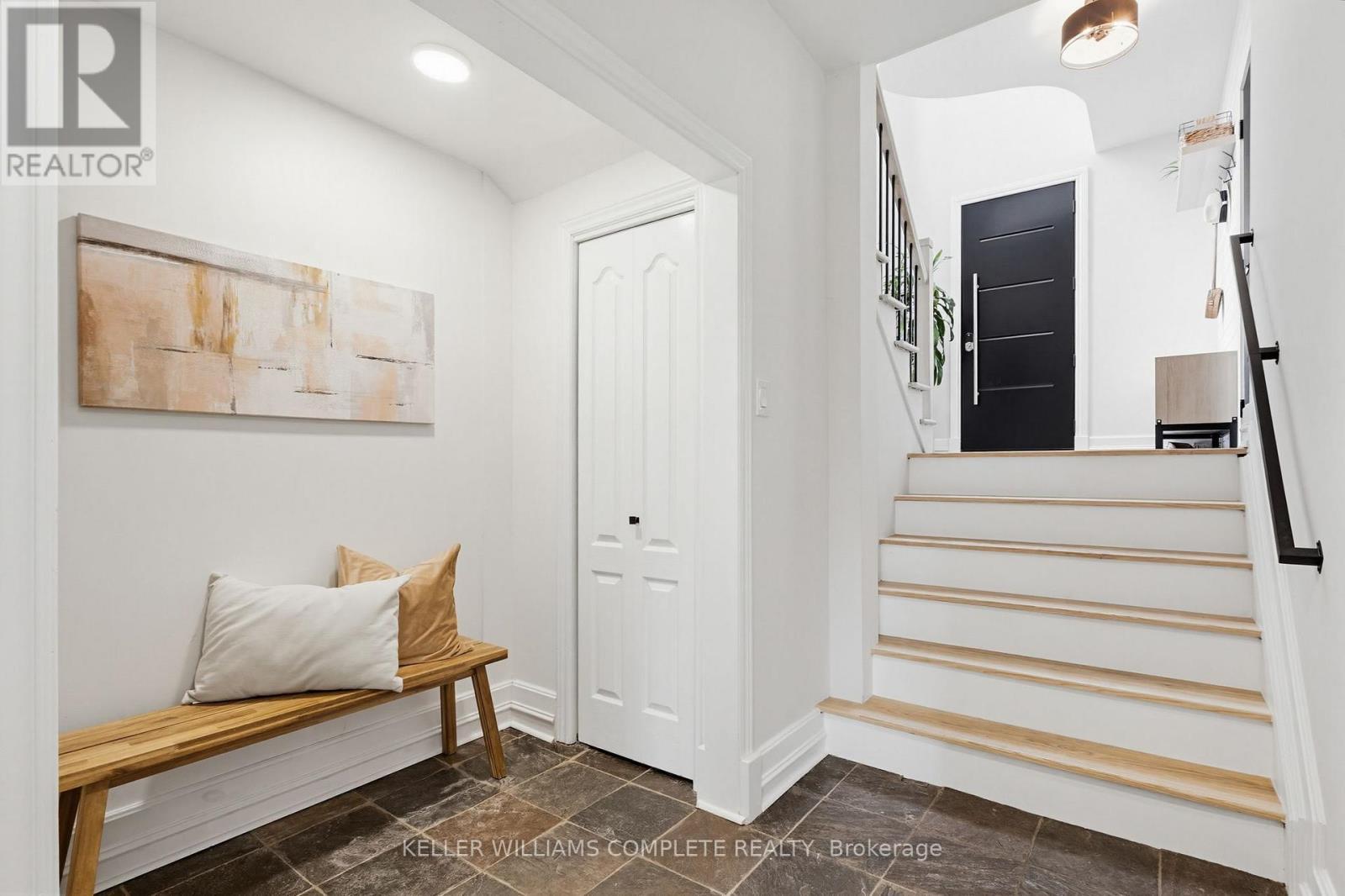 28 Undercliffe Avenue, Hamilton, ON - Indoor Photo Showing Other Room
