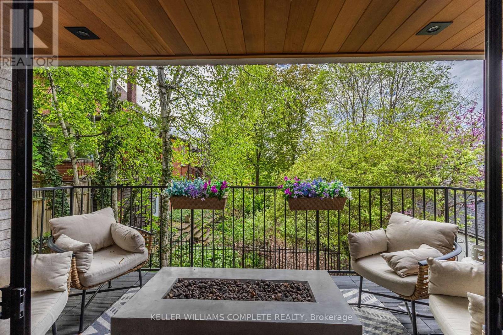 28 Undercliffe Avenue, Hamilton, ON - Outdoor