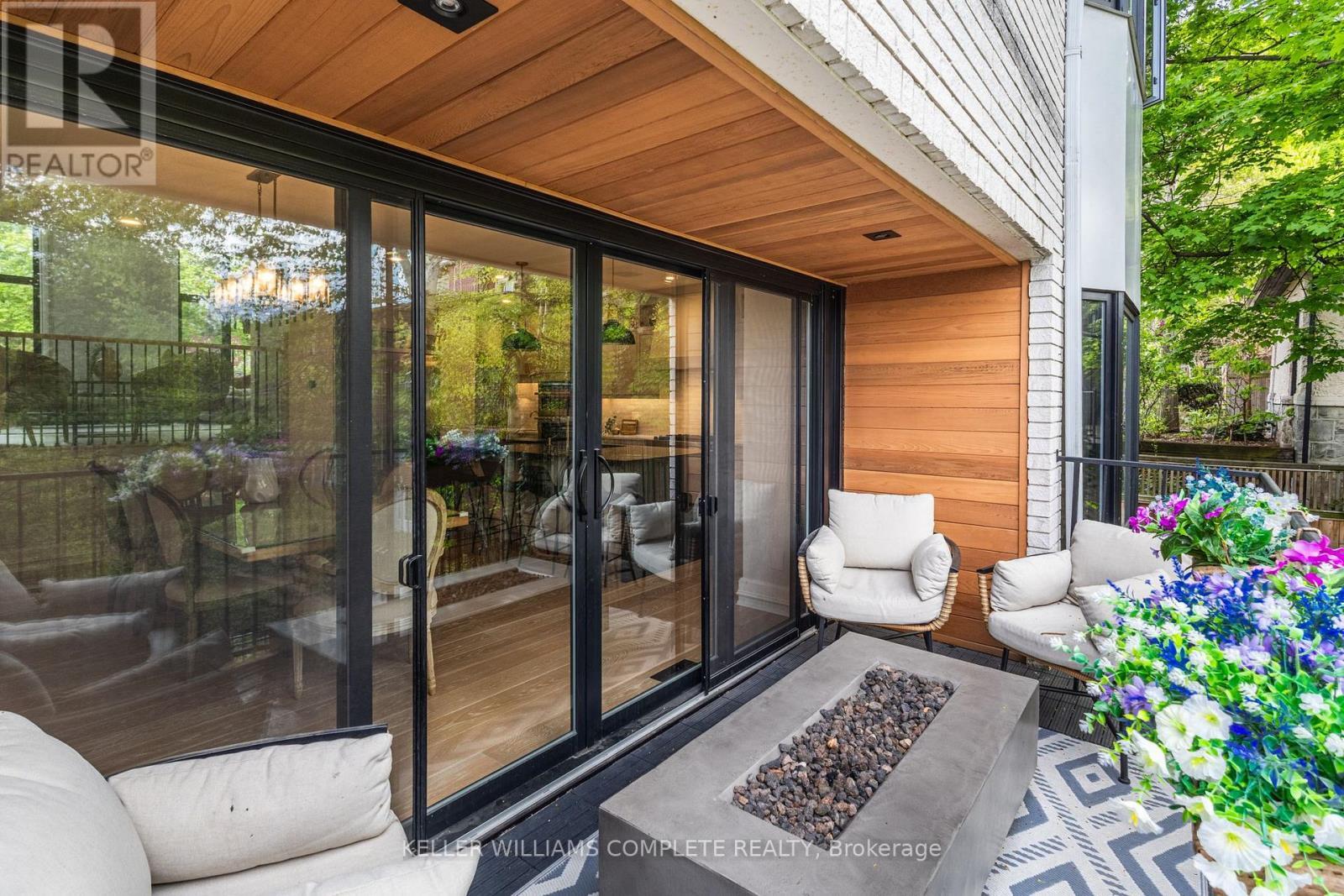 28 Undercliffe Avenue, Hamilton, ON - Outdoor With Deck Patio Veranda With Exterior