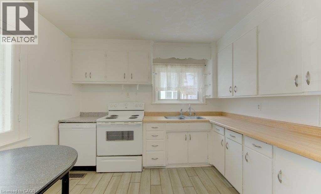8 Marshall Street, Waterloo, ON