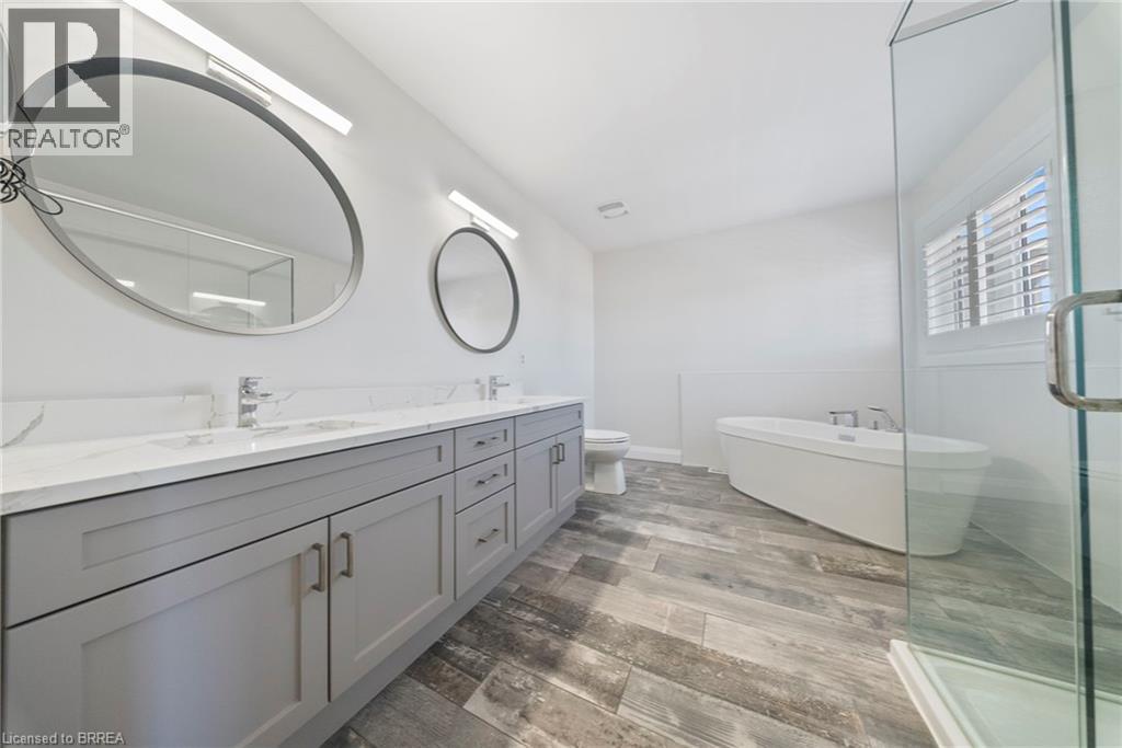32 Arlington Parkway, Paris, ON - Indoor Photo Showing Bathroom