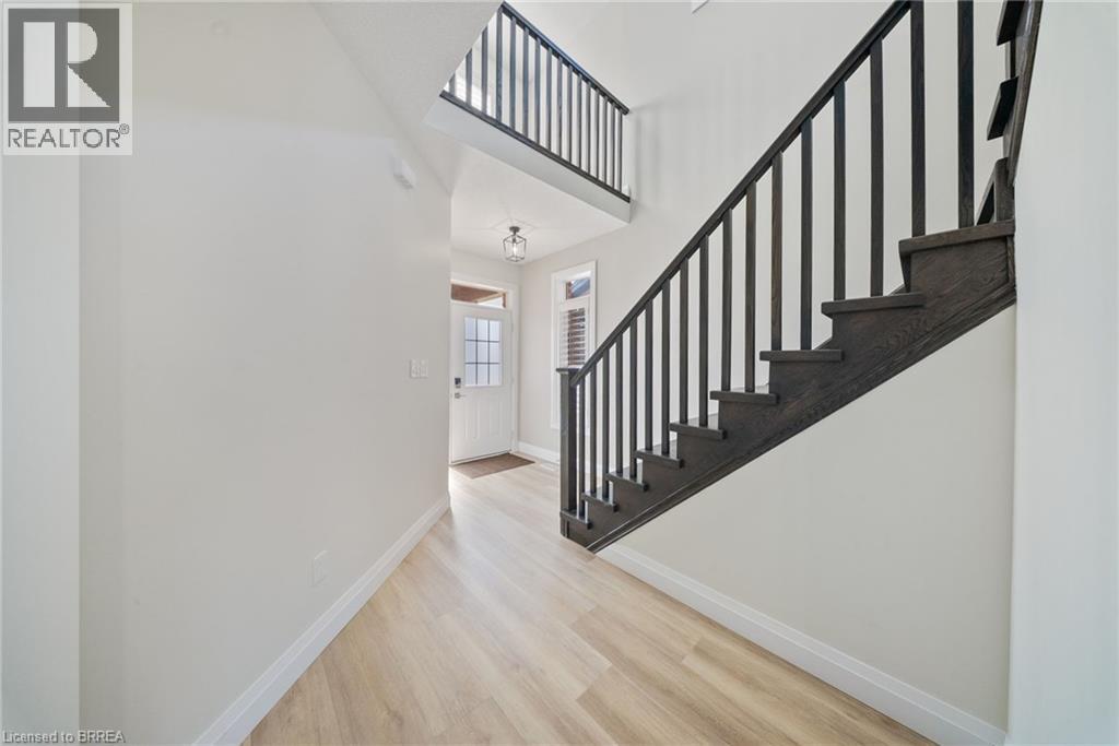 32 Arlington Parkway, Paris, ON - Indoor Photo Showing Other Room