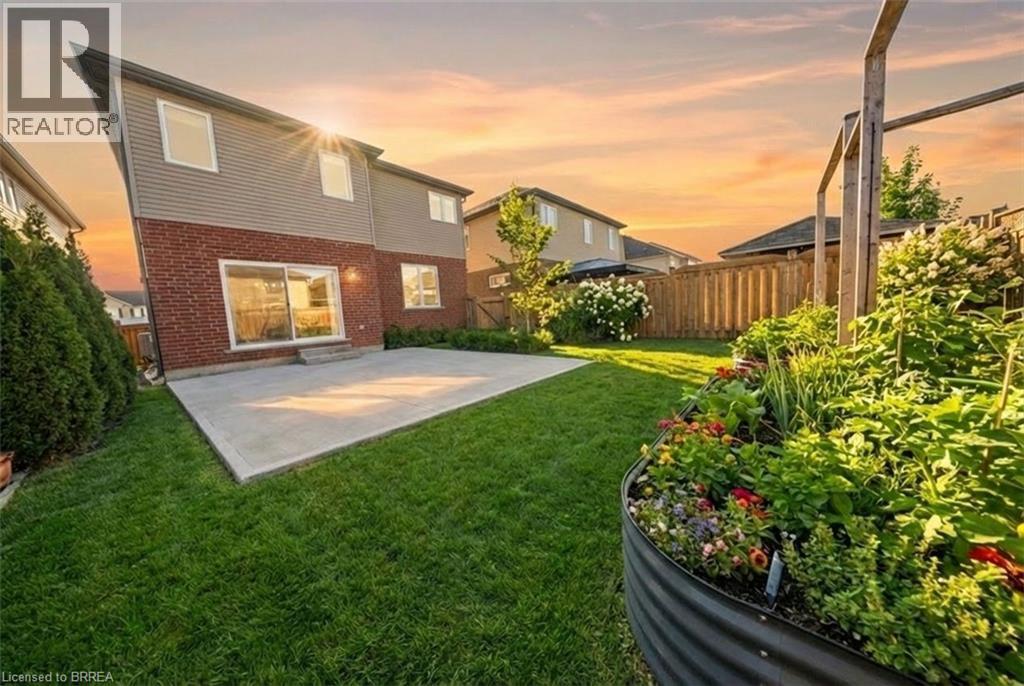 32 Arlington Parkway, Paris, ON - Outdoor