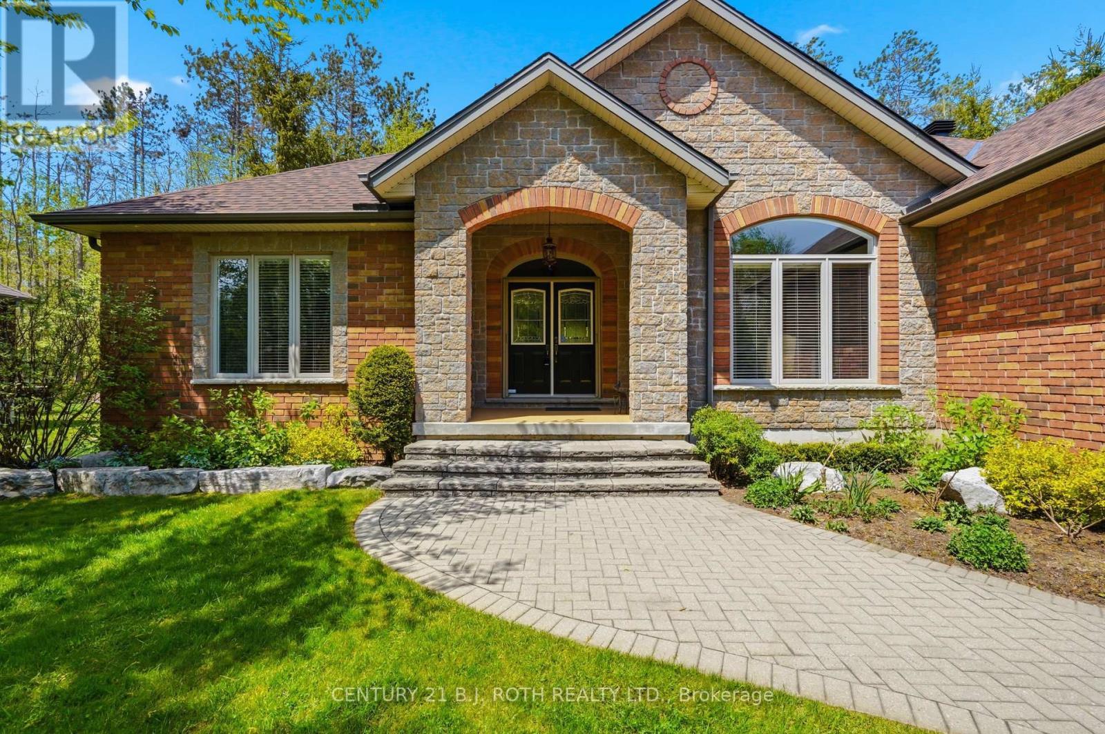 6 Lloyd Cook Drive E, Springwater, ON - Outdoor