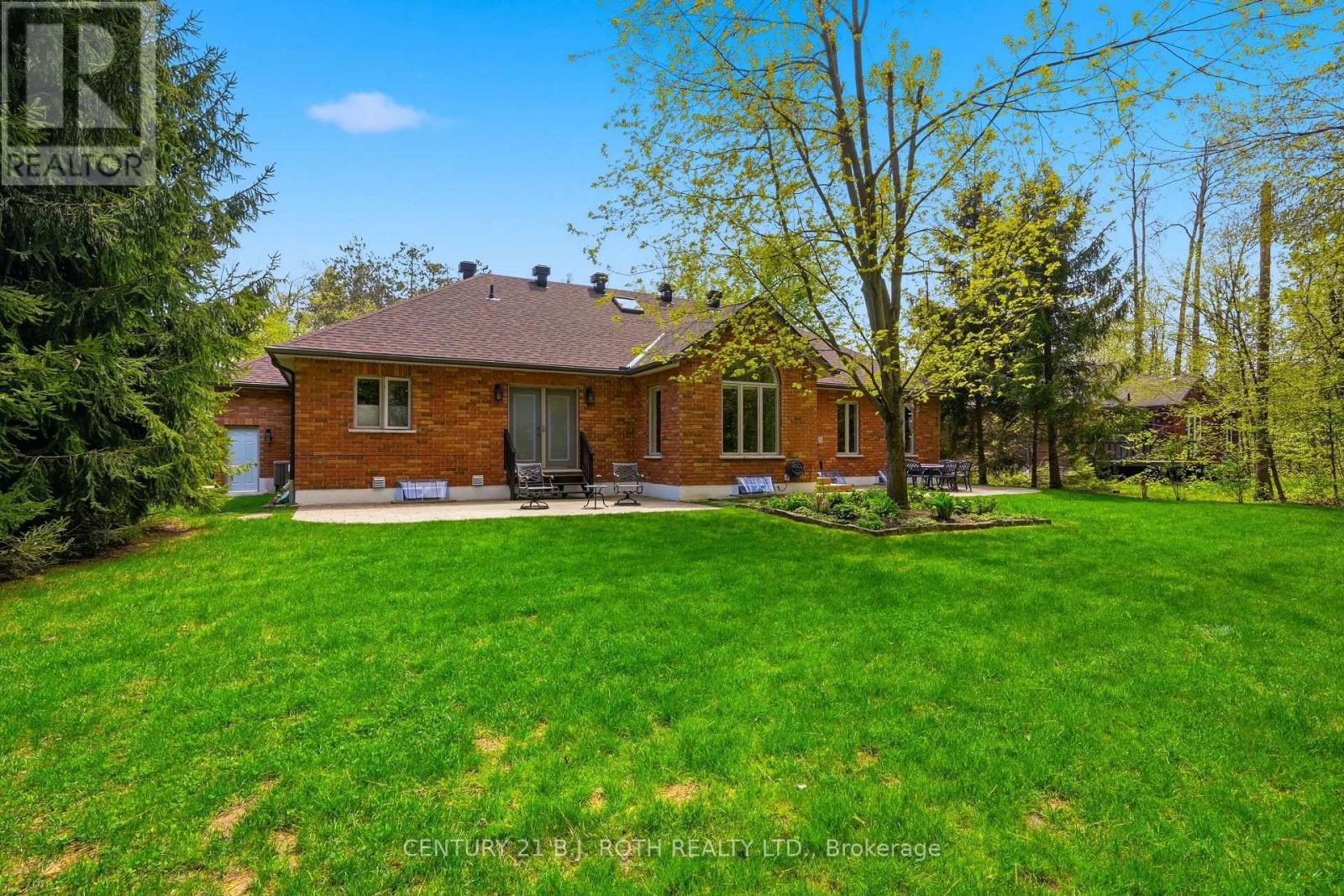 6 Lloyd Cook Drive E, Springwater, ON - Outdoor