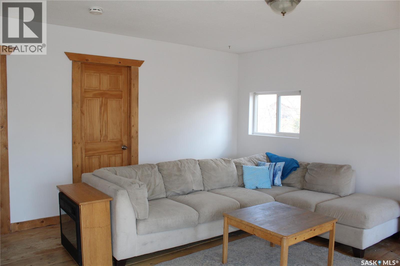 6 Driftwood Lane, Barney'S Bay Struthers Lake, Struthers Lake, SK - Indoor Photo Showing Living Room