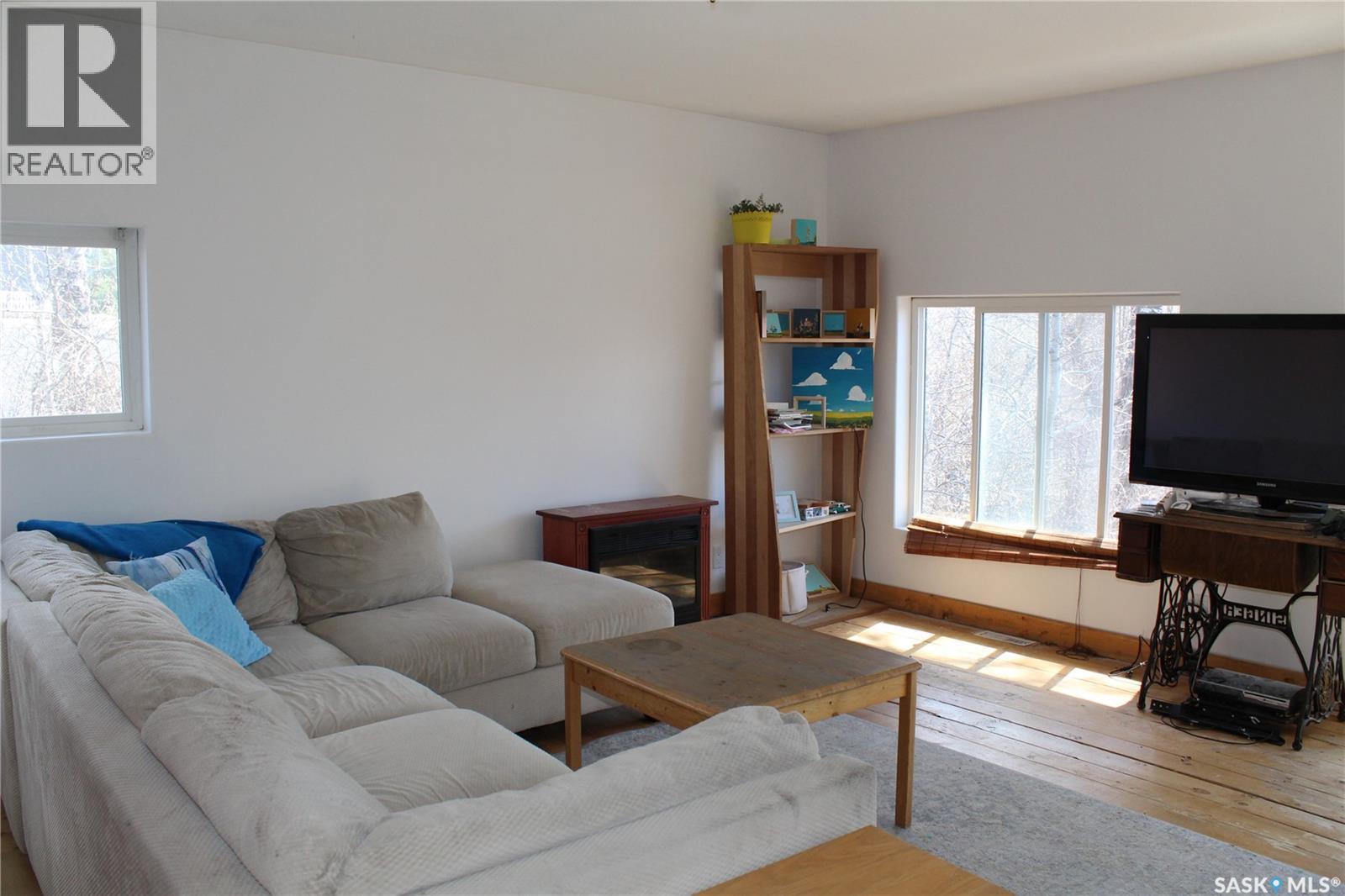 6 Driftwood Lane, Barney'S Bay Struthers Lake, Struthers Lake, SK - Indoor Photo Showing Living Room
