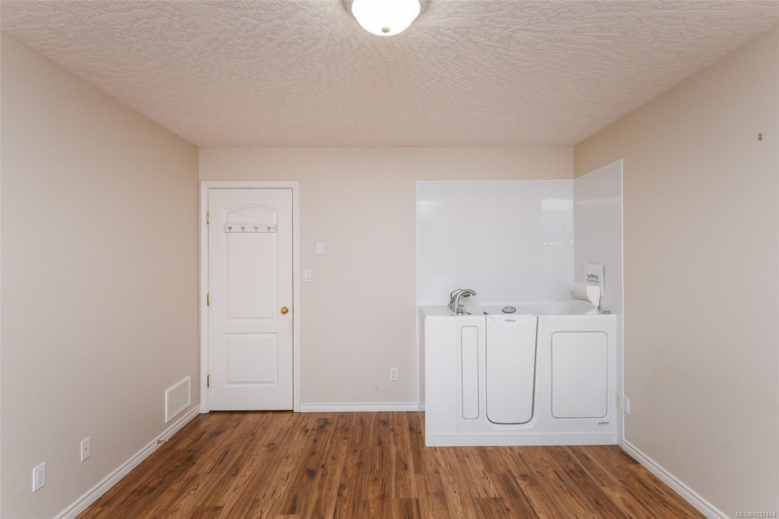 2261 Murrelet Dr, Comox, BC