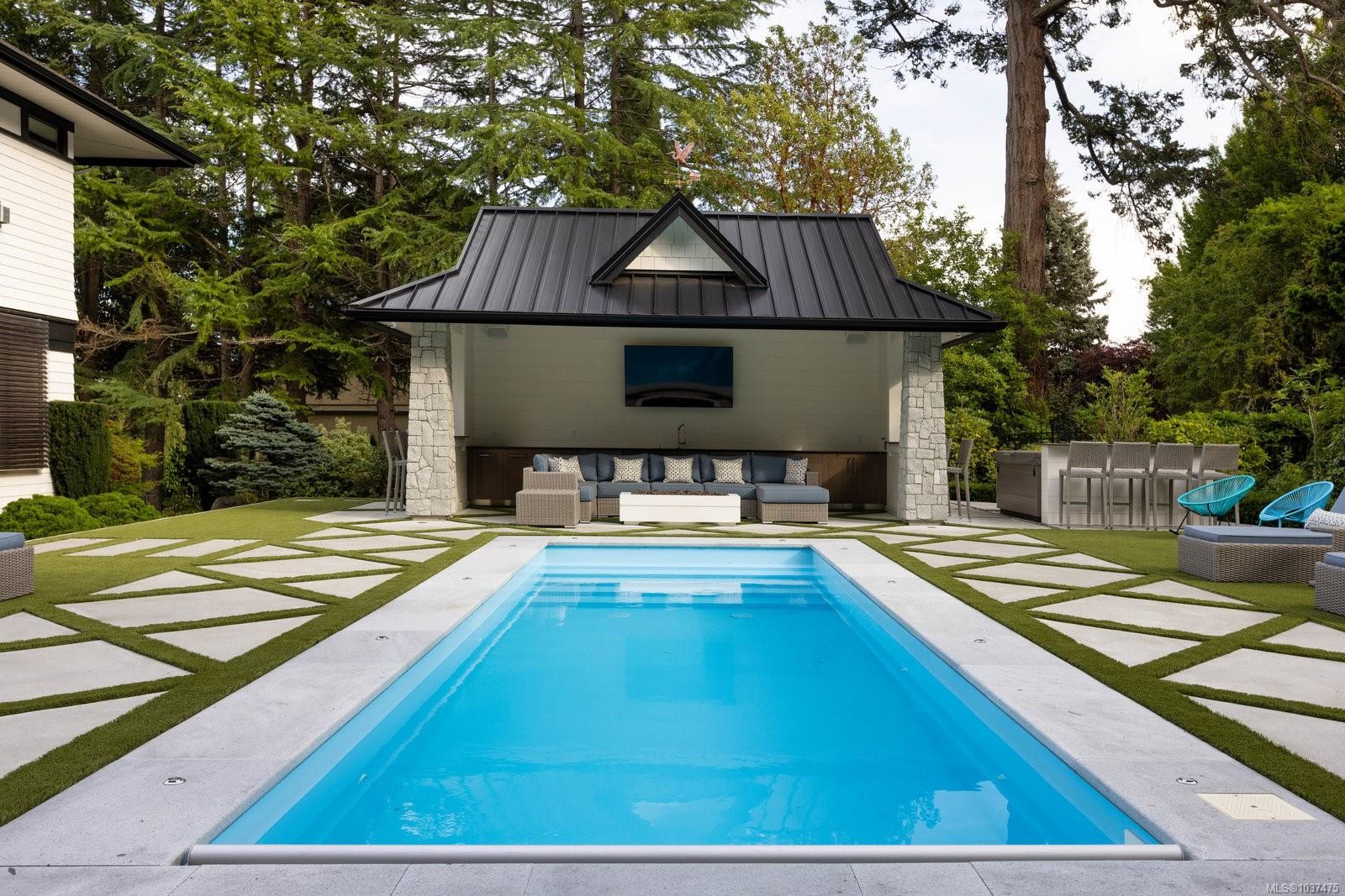 3375 Ripon Rd, Oak Bay, BC