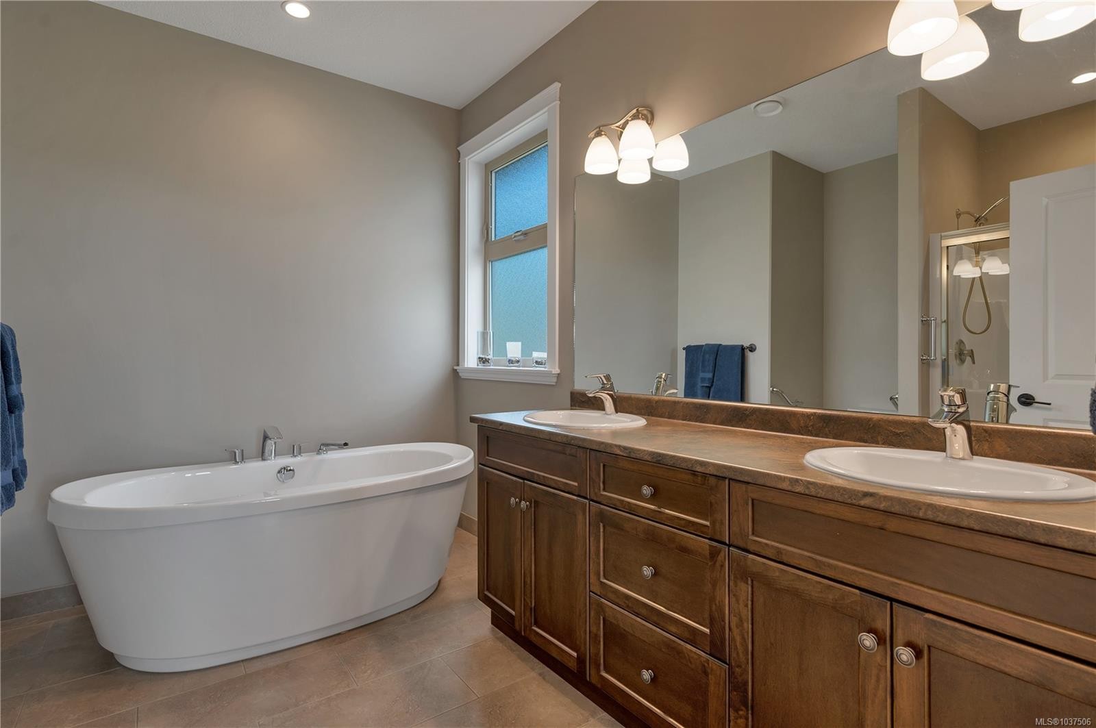 885 Timberline Dr, Campbell River, BC