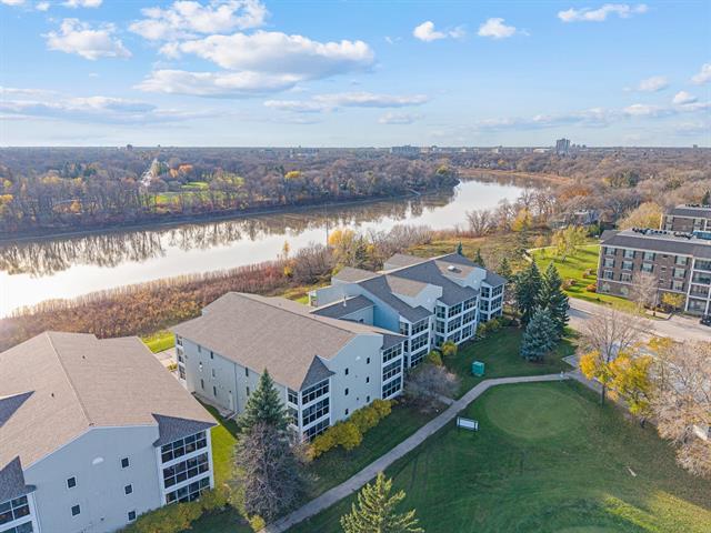 202-60 Dunkirk Dr, Winnipeg, MB