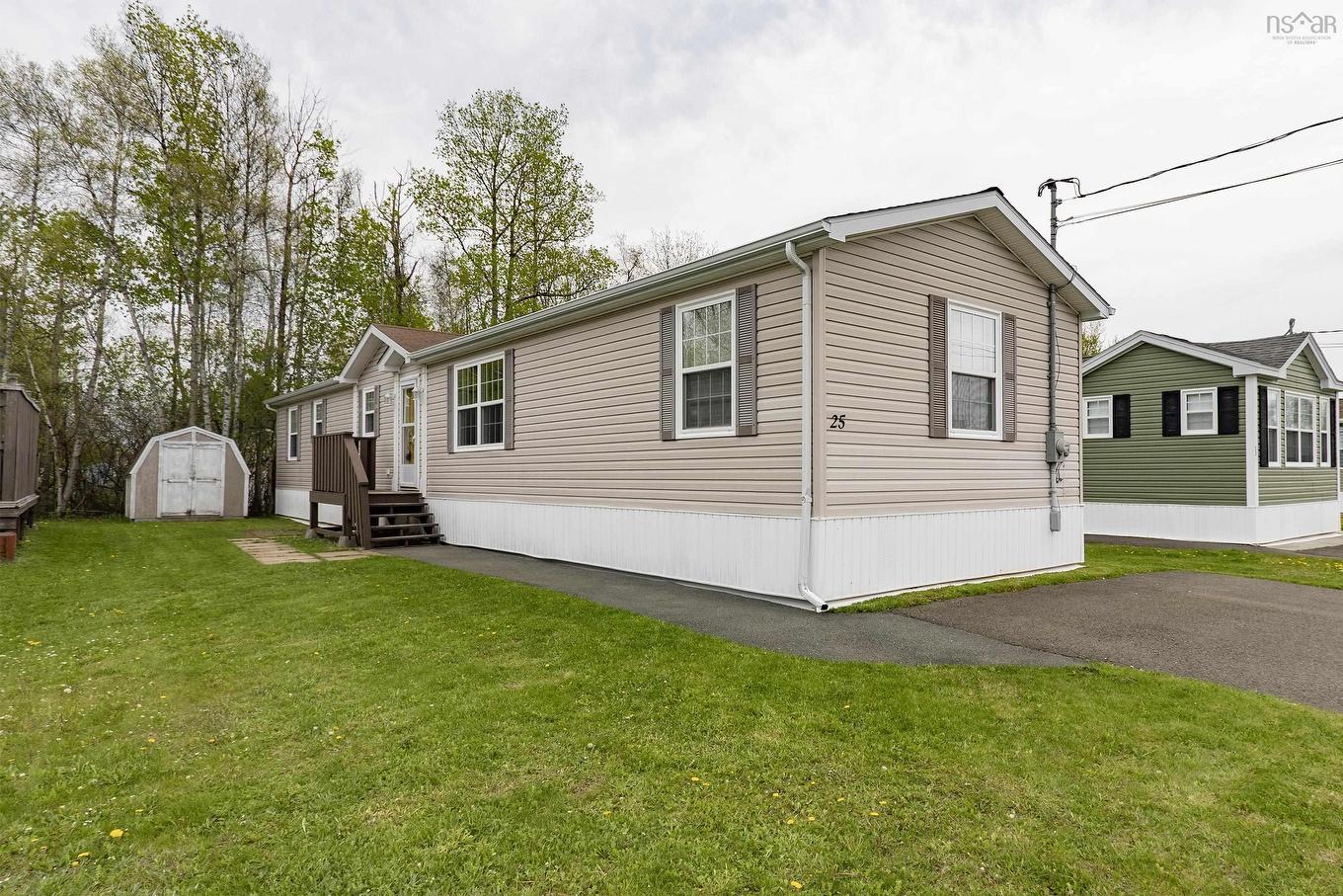 25 Pinehurst Street, Amherst, NS