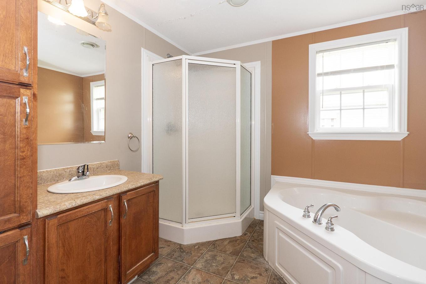 25 Pinehurst Street, Amherst, NS