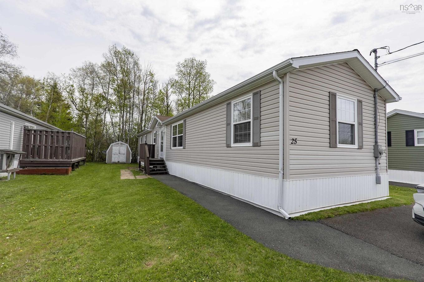 25 Pinehurst Street, Amherst, NS