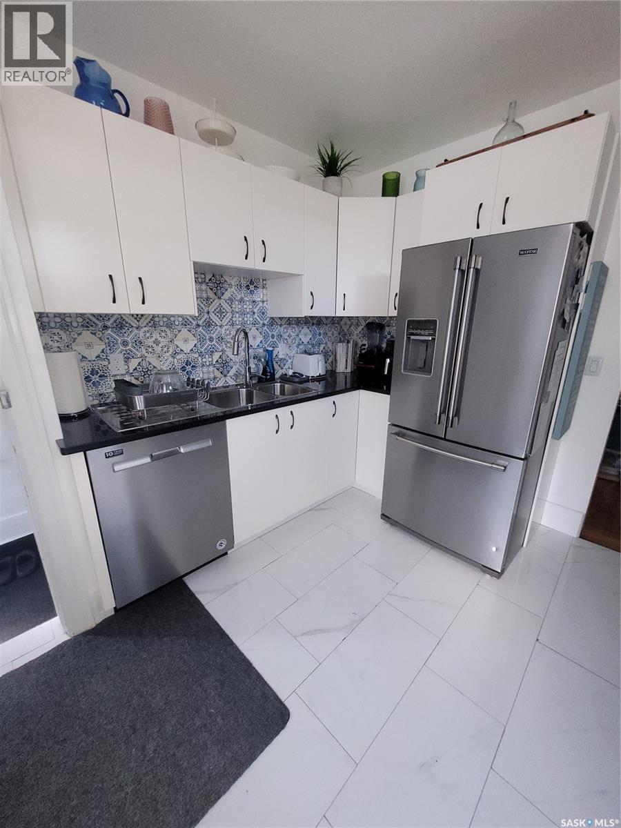 916 6Th Avenue N, Saskatoon, SK