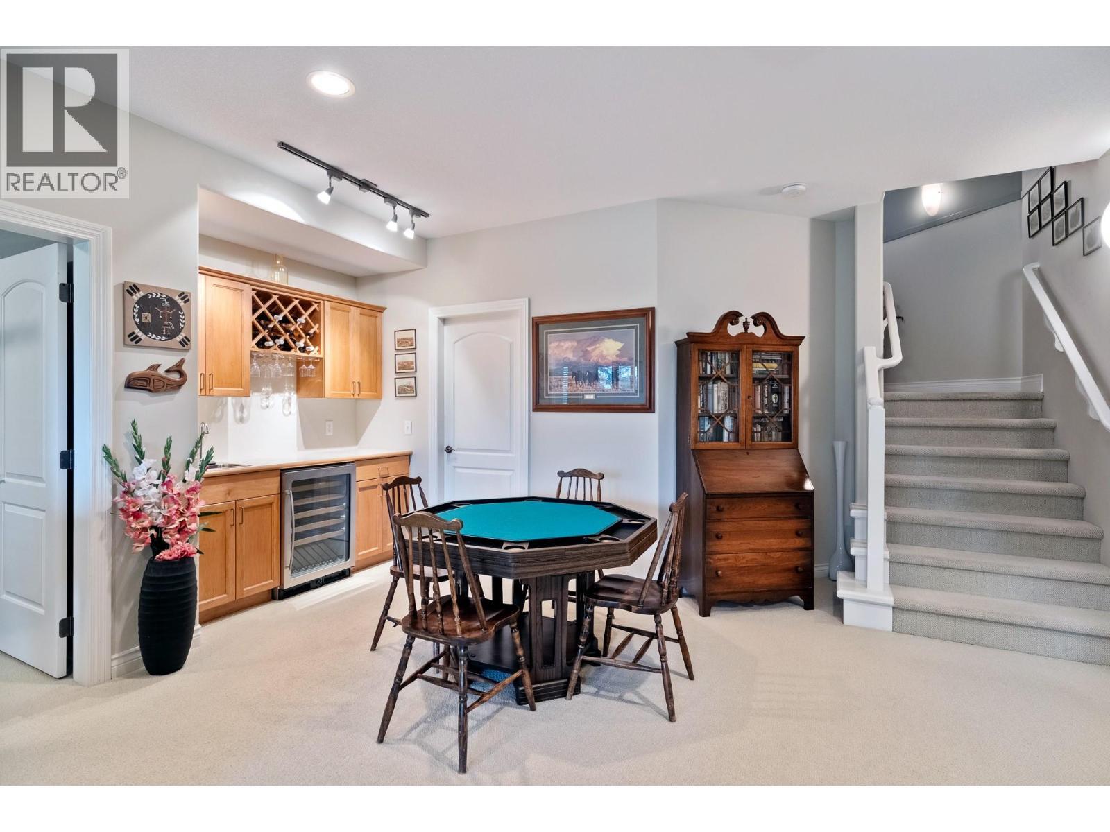 4520 Gallaghers Lookout Unit# 4, Kelowna, BC - Indoor Photo Showing Dining Room
