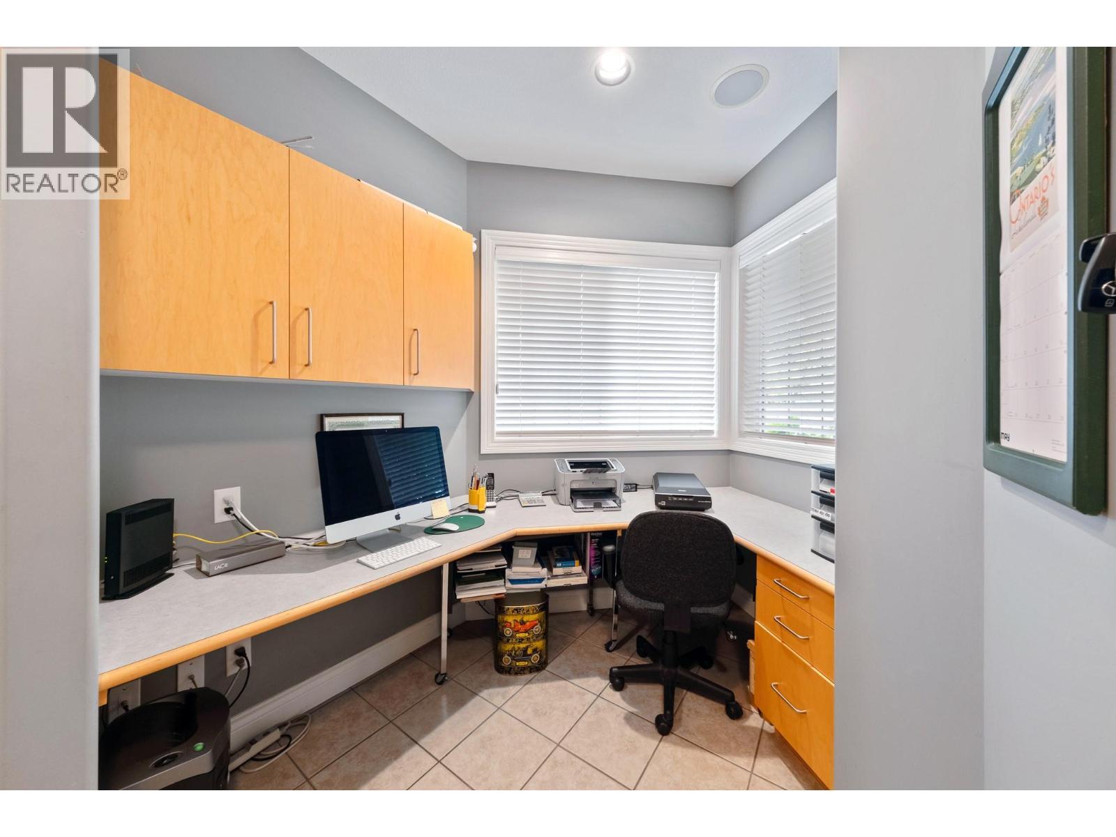 4520 Gallaghers Lookout Unit# 4, Kelowna, BC - Indoor Photo Showing Office