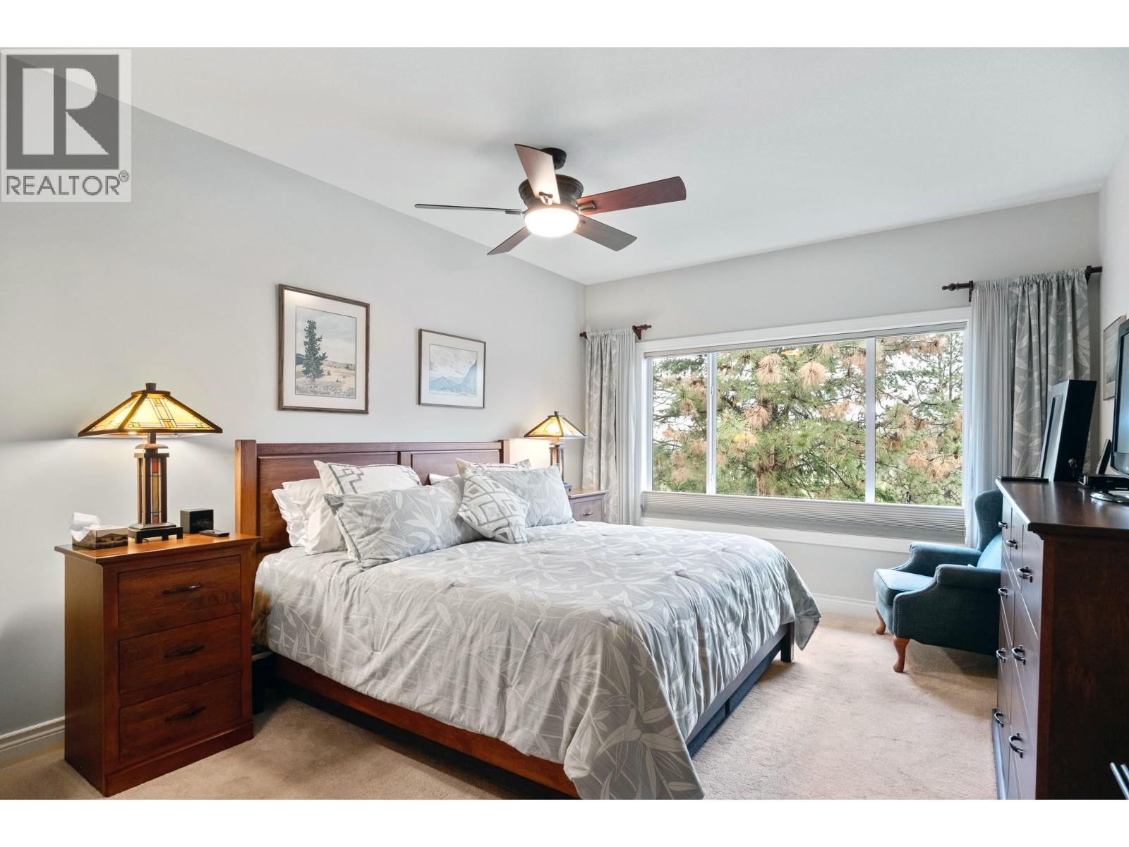 4520 Gallaghers Lookout Unit# 4, Kelowna, BC - Indoor Photo Showing Bedroom