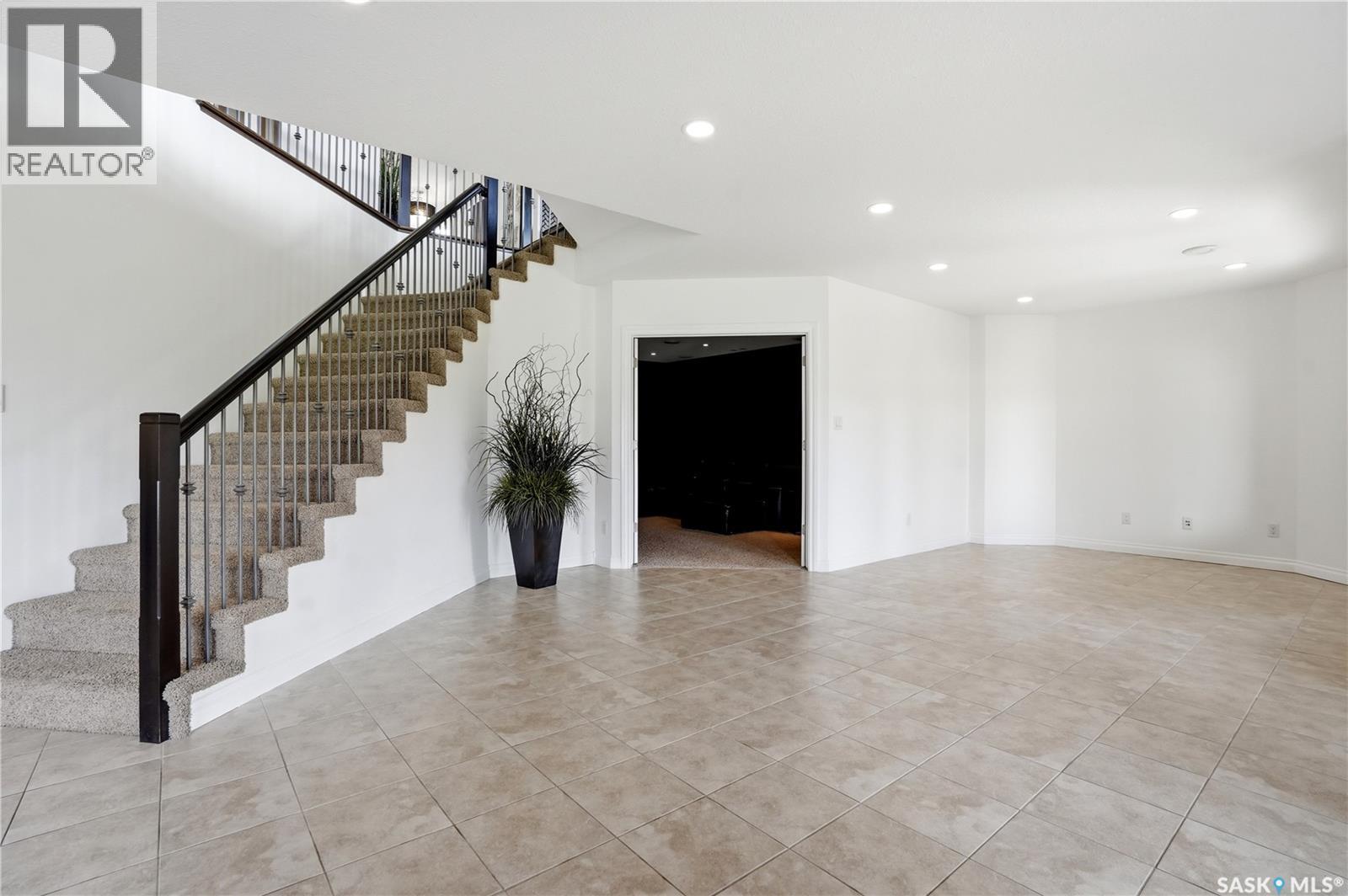 2431 Linner Bay, Regina, SK - Indoor Photo Showing Other Room