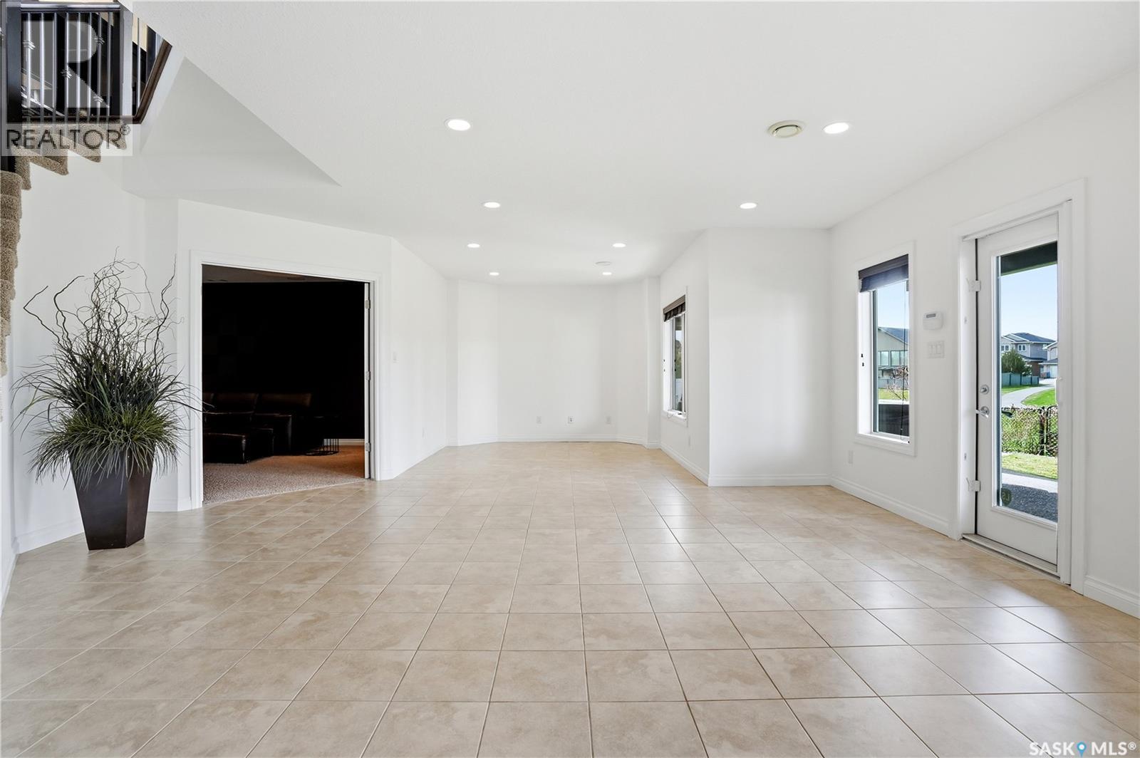2431 Linner Bay, Regina, SK - Indoor