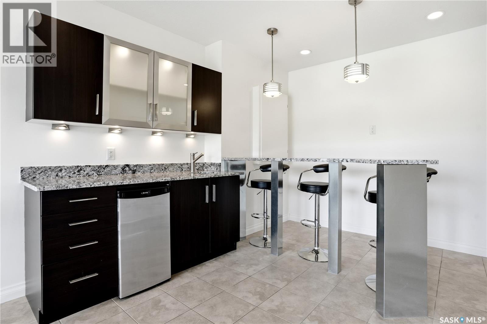 2431 Linner Bay, Regina, SK - Indoor Photo Showing Kitchen