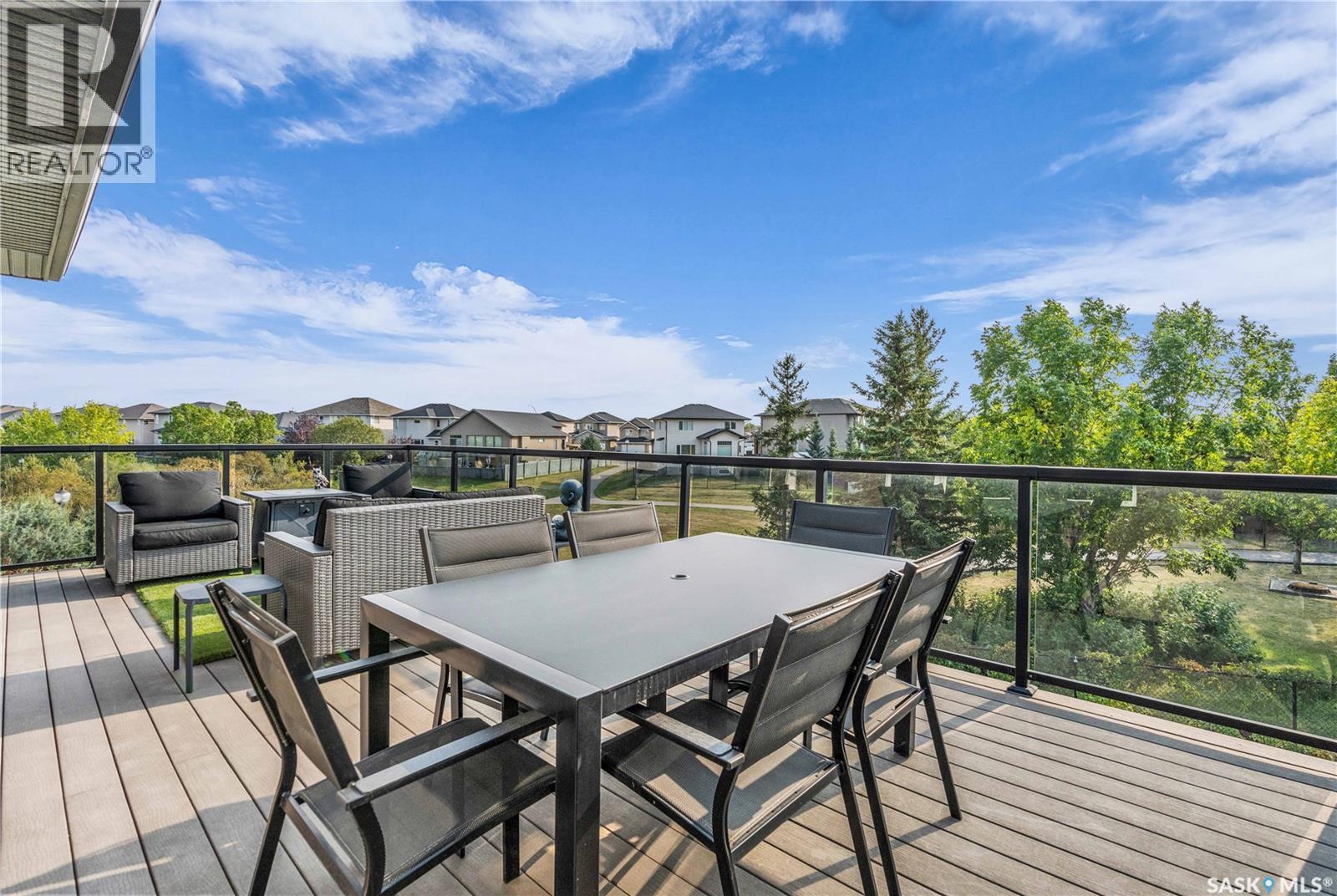 2431 Linner Bay, Regina, SK - Outdoor With Deck Patio Veranda
