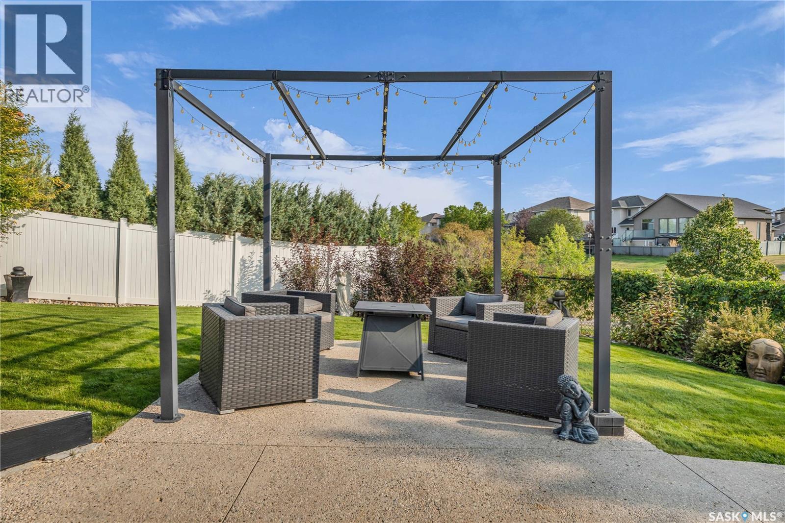 2431 Linner Bay, Regina, SK - Outdoor