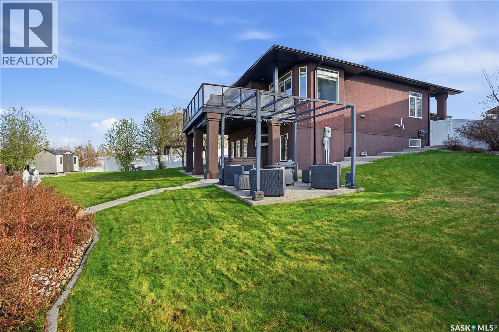 2431 Linner Bay, Regina, SK - Outdoor