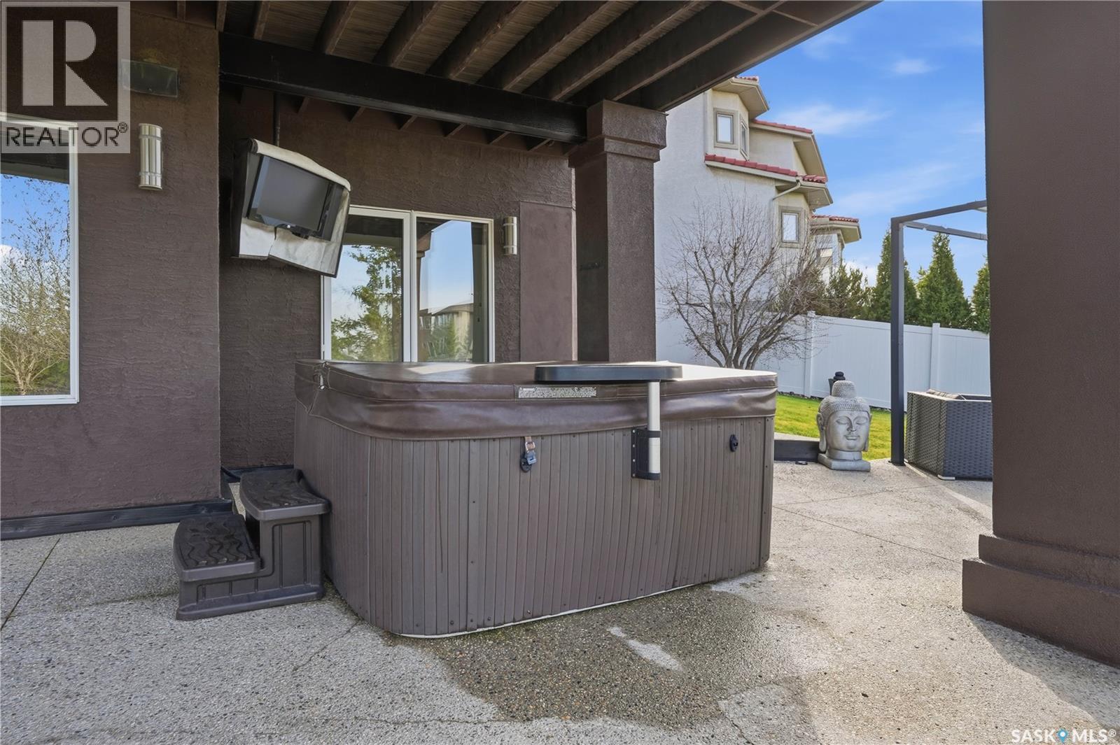 2431 Linner Bay, Regina, SK - Outdoor With Exterior