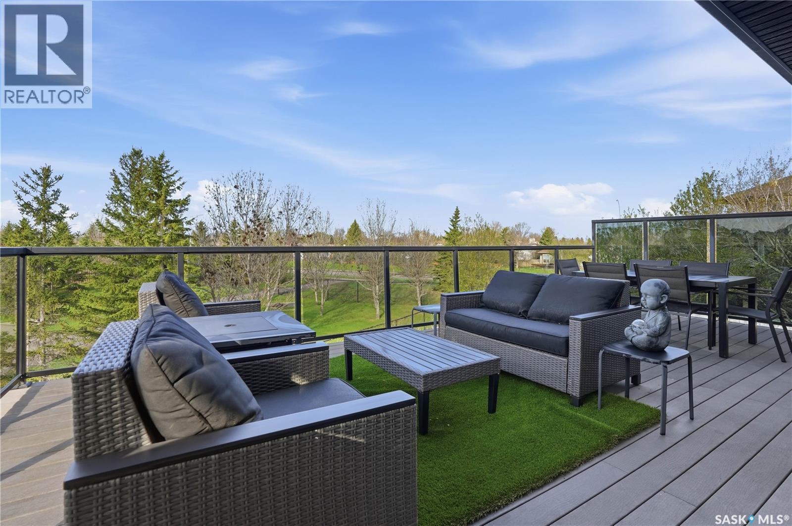 2431 Linner Bay, Regina, SK - Outdoor With Deck Patio Veranda With Exterior