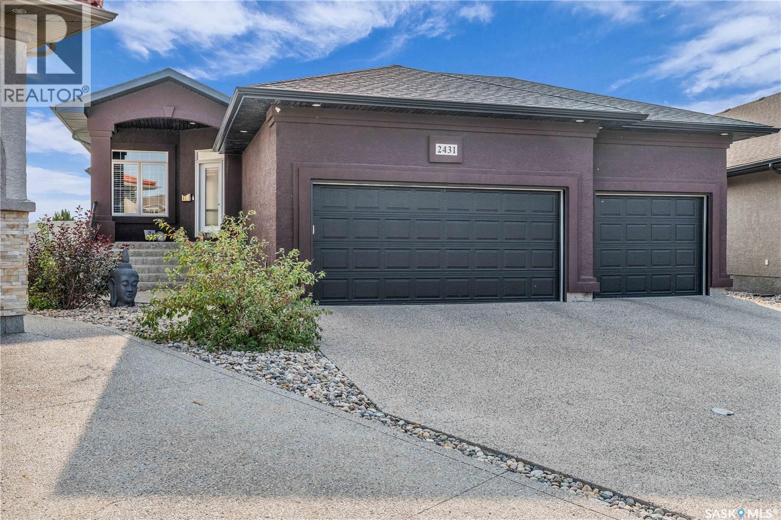 2431 Linner Bay, Regina, SK - Outdoor