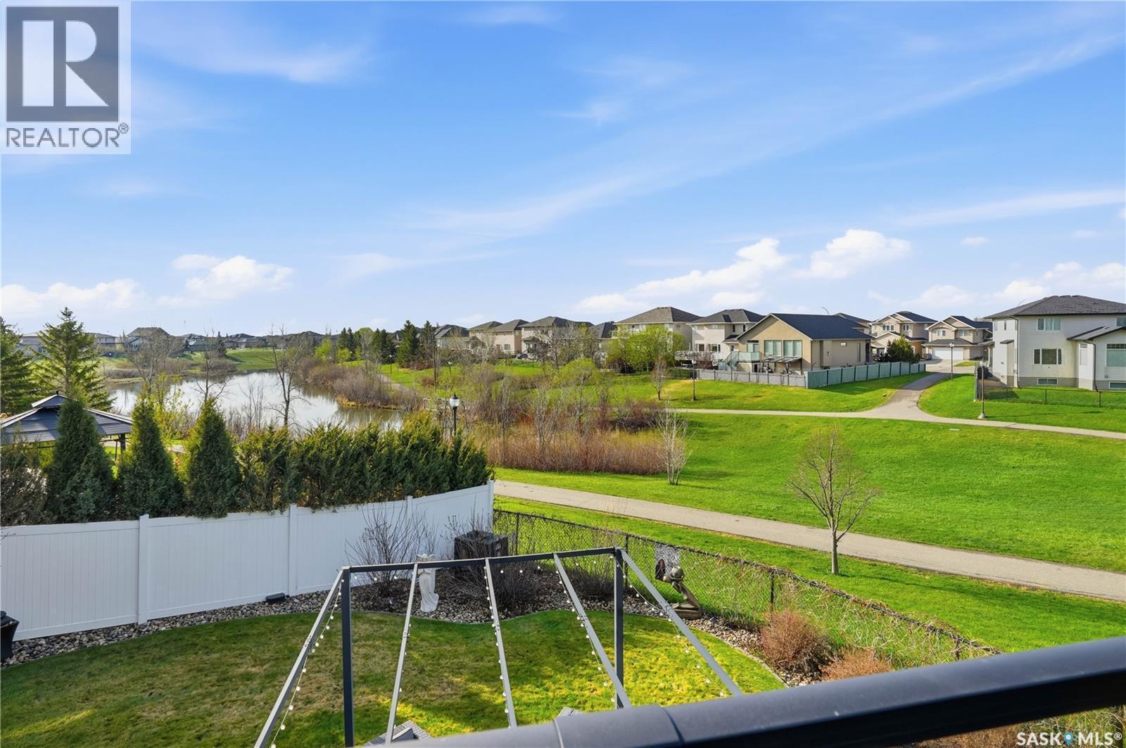 2431 Linner Bay, Regina, SK - Outdoor
