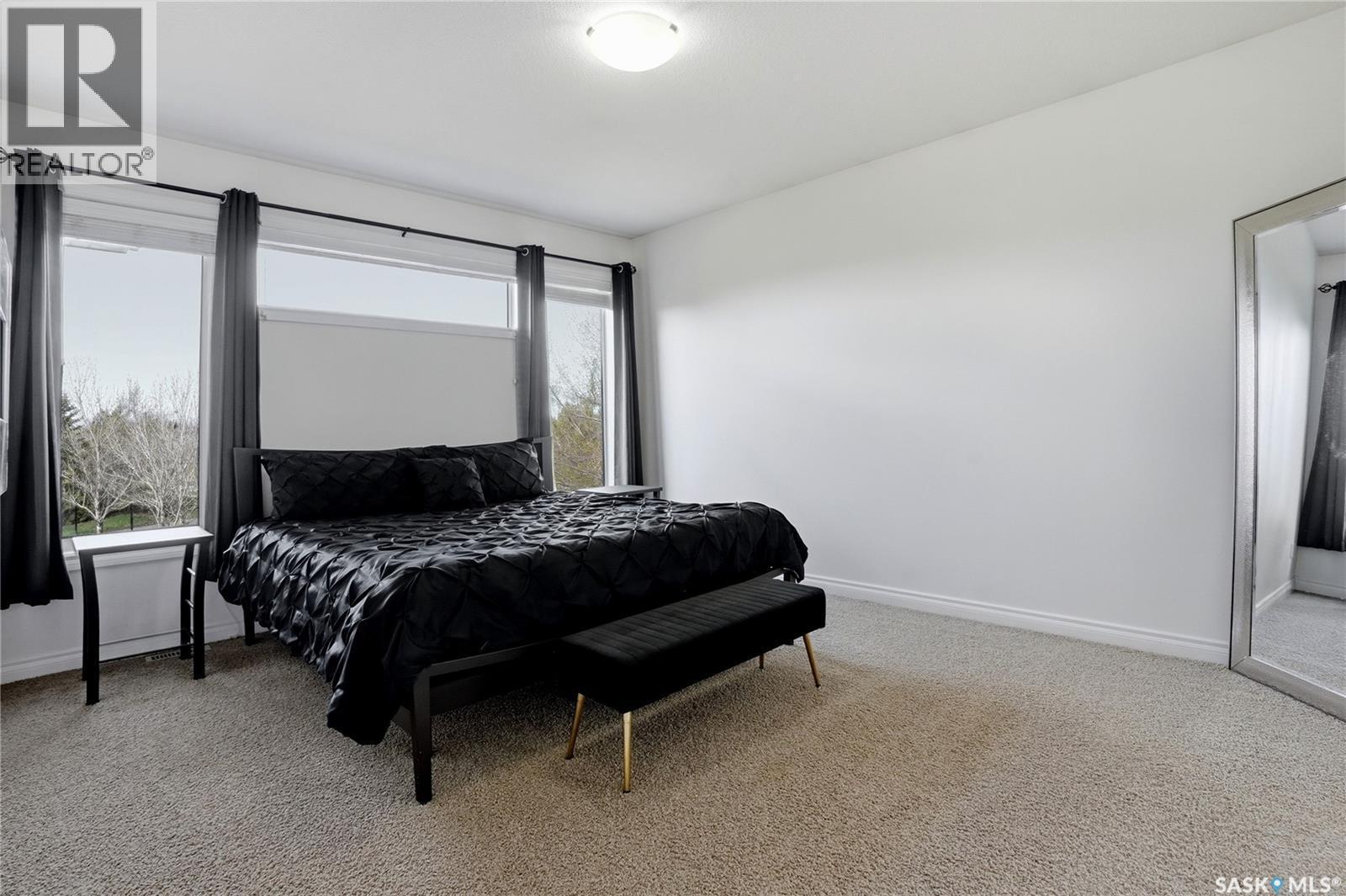 2431 Linner Bay, Regina, SK - Indoor Photo Showing Bedroom