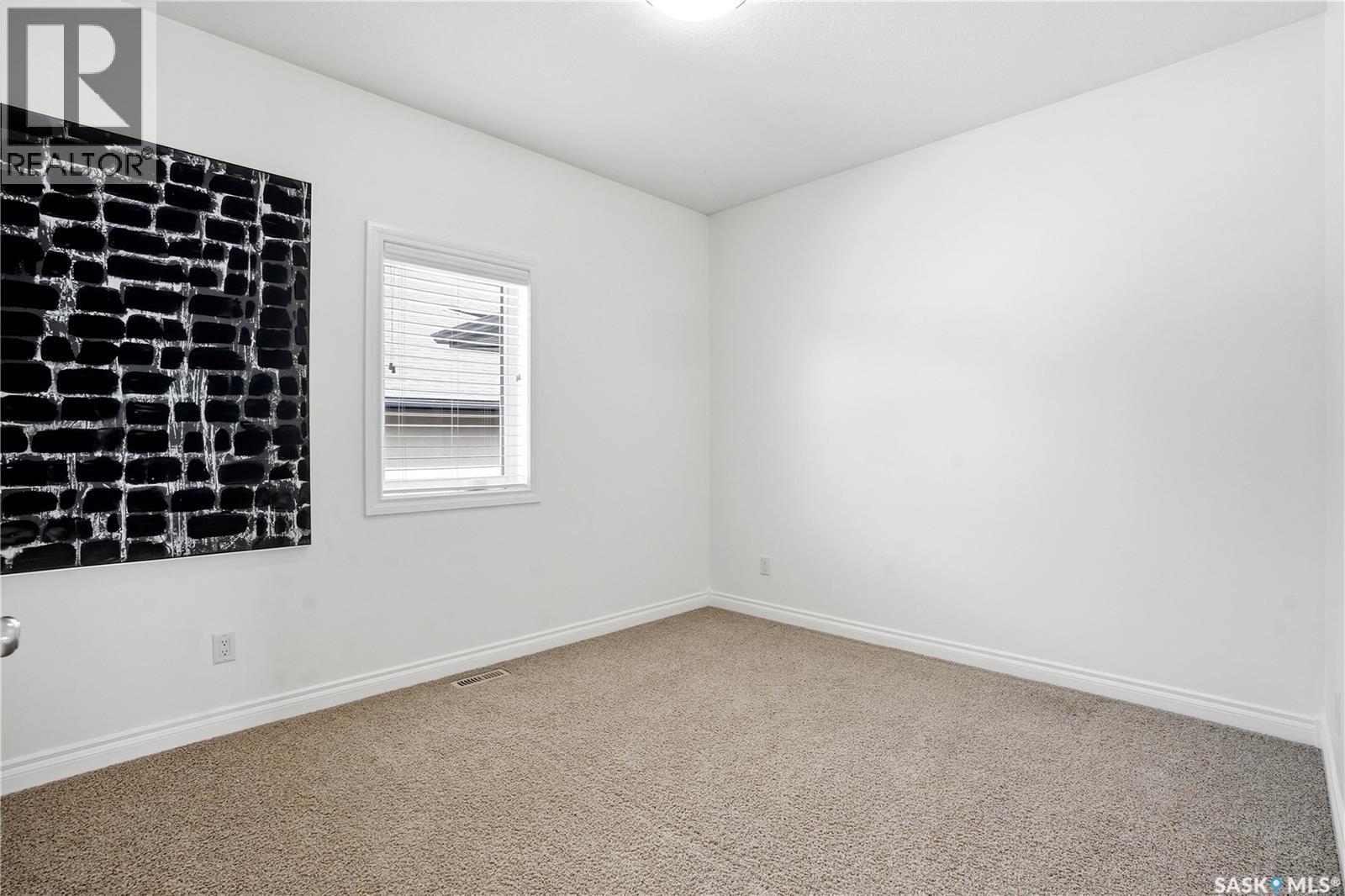 2431 Linner Bay, Regina, SK - Indoor Photo Showing Other Room