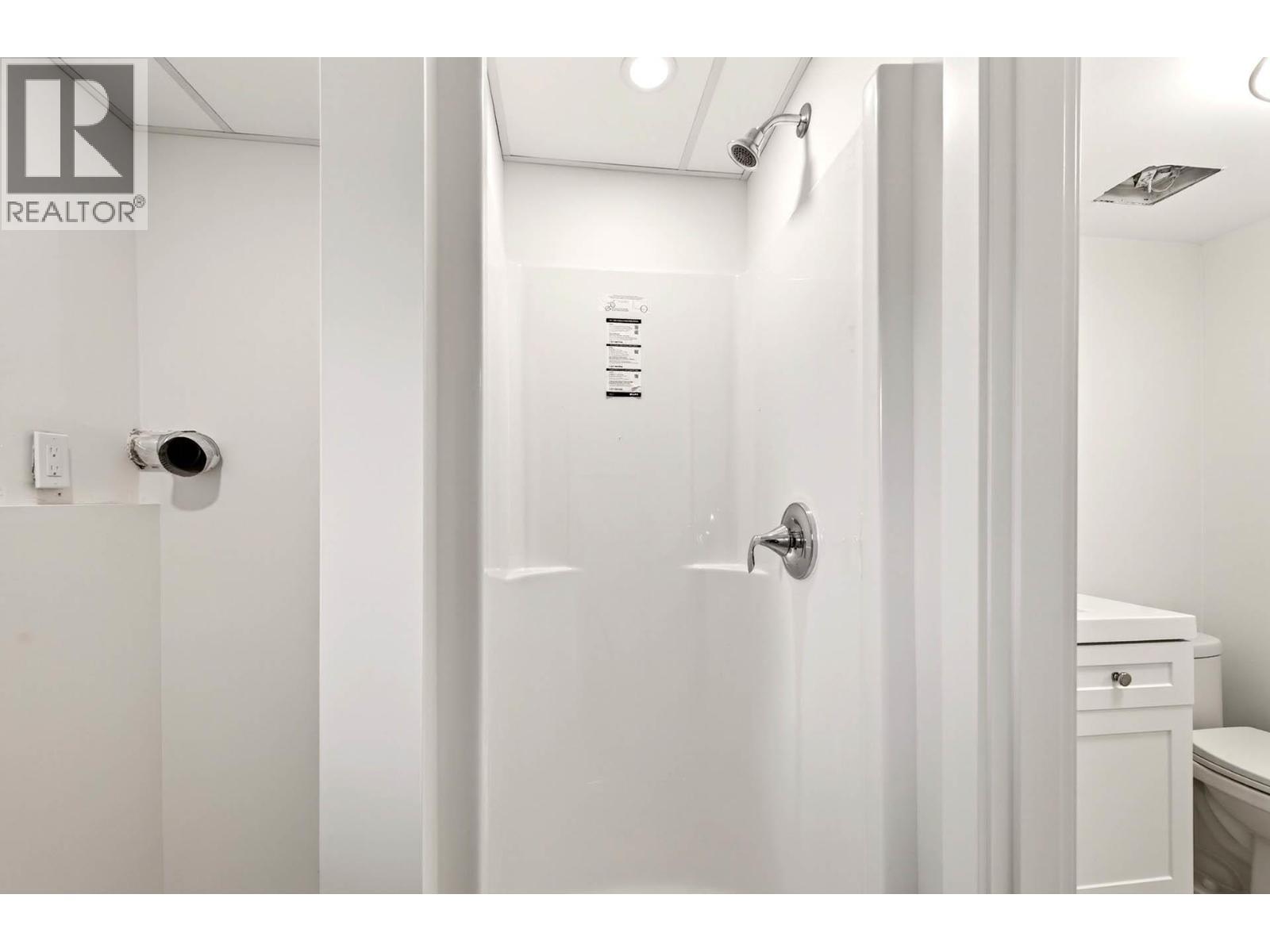 1946 Tranquille Road Unit# 9, Kamloops, BC - Indoor Photo Showing Bathroom
