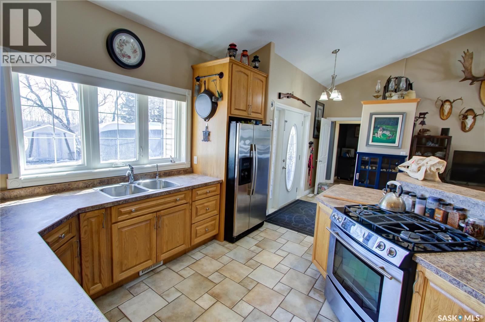 120 1St Avenue E, Love, SK - Indoor Photo Showing Kitchen With Double Sink