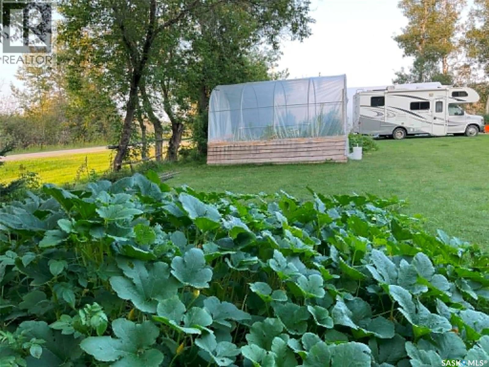 120 1St Avenue E, Love, SK - Outdoor