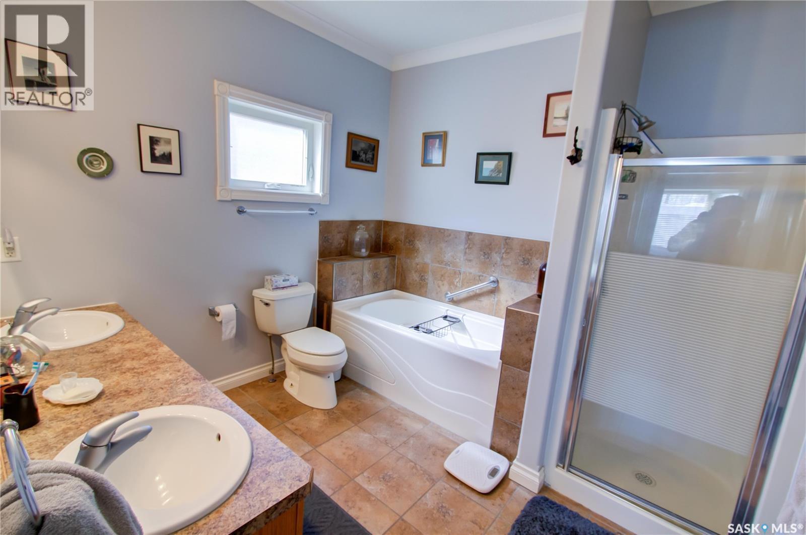 120 1St Avenue E, Love, SK - Indoor Photo Showing Bathroom